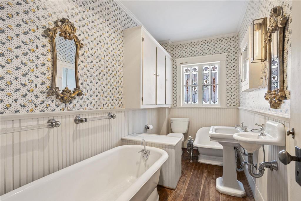 Lake Charles, Louisiana, 70601, United States, 4 Bedrooms Bedrooms, ,4 BathroomsBathrooms,Residential,For Sale,1977603