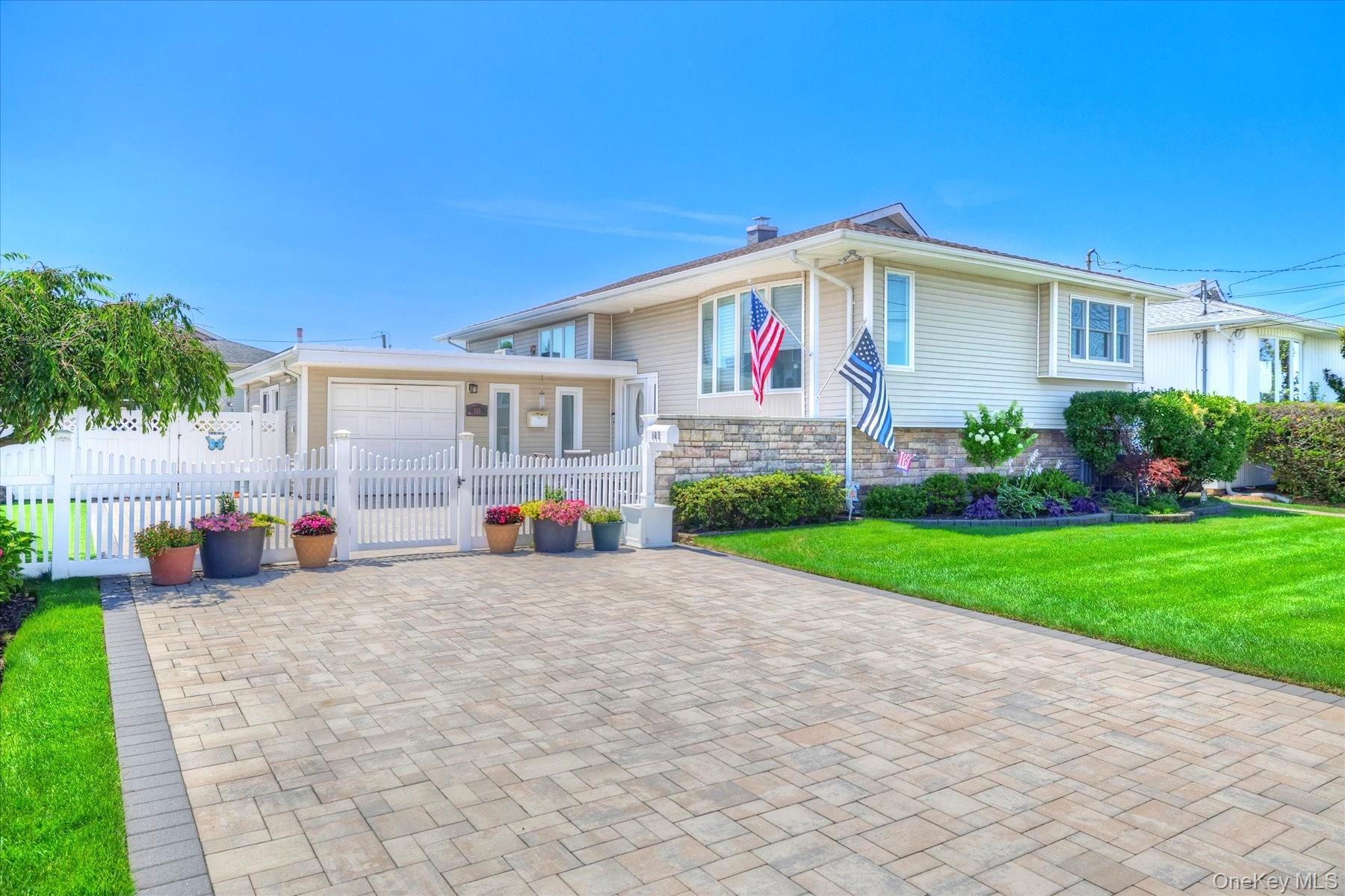 Elaine Dr, Oceanside, NY 11572 #1