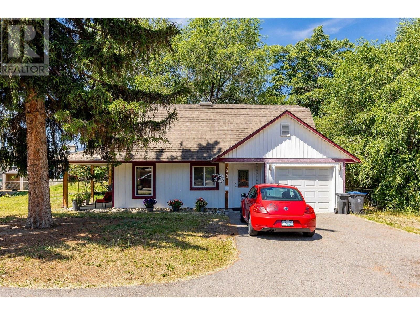 KELOWNA, British Columbia, V1Y 8H7, CA, 3 Bedrooms Bedrooms, ,1 BathroomBathrooms,Residential,For Sale,1961184