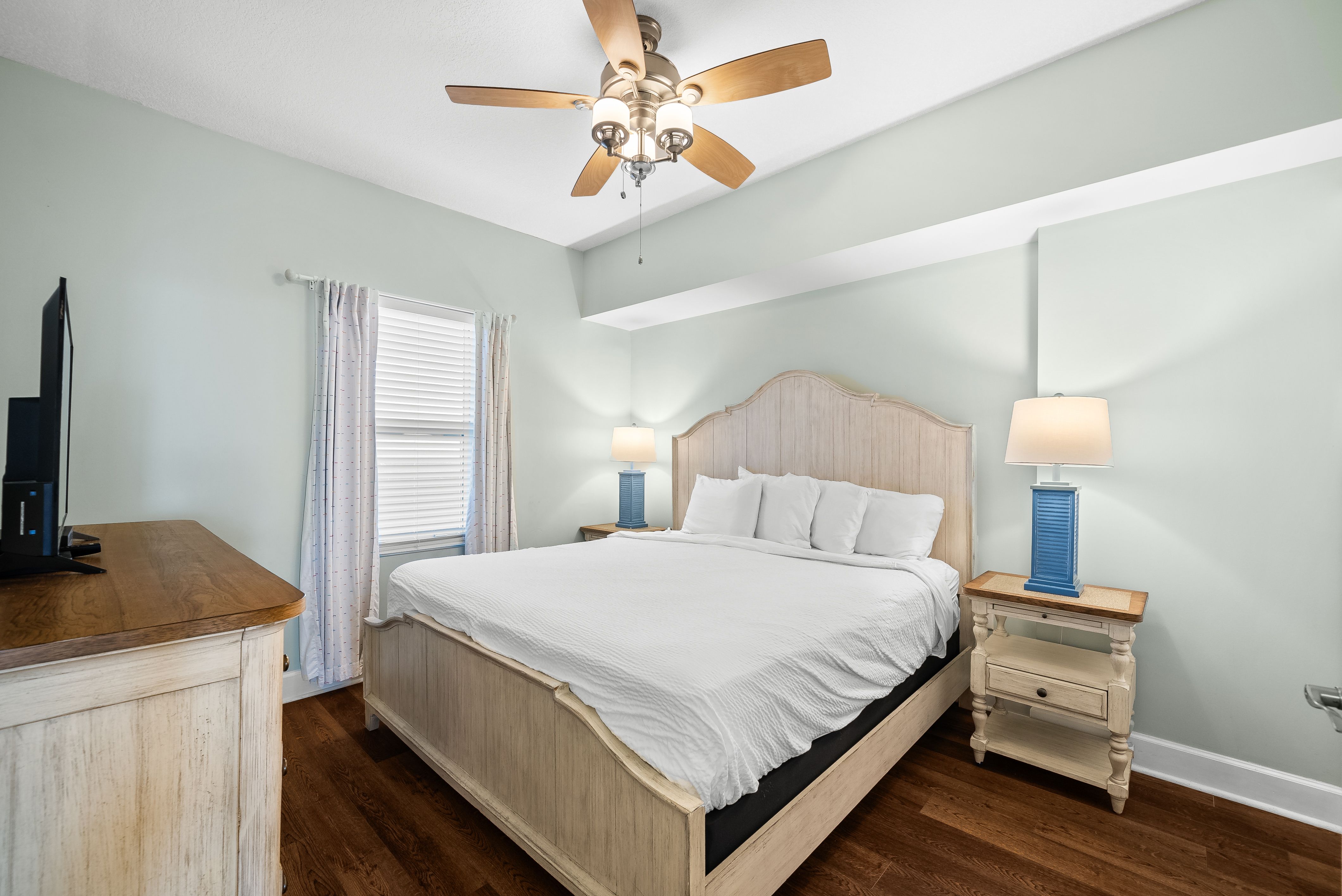  Fully-Furnished Gulf-Front Penthouse With Bunk Room In Prime Location - 物件實景