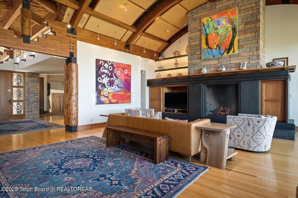 Jackson, Wyoming, 83001, United States, 4 Bedrooms Bedrooms, ,5 BathroomsBathrooms,Residential,For Sale,1851066