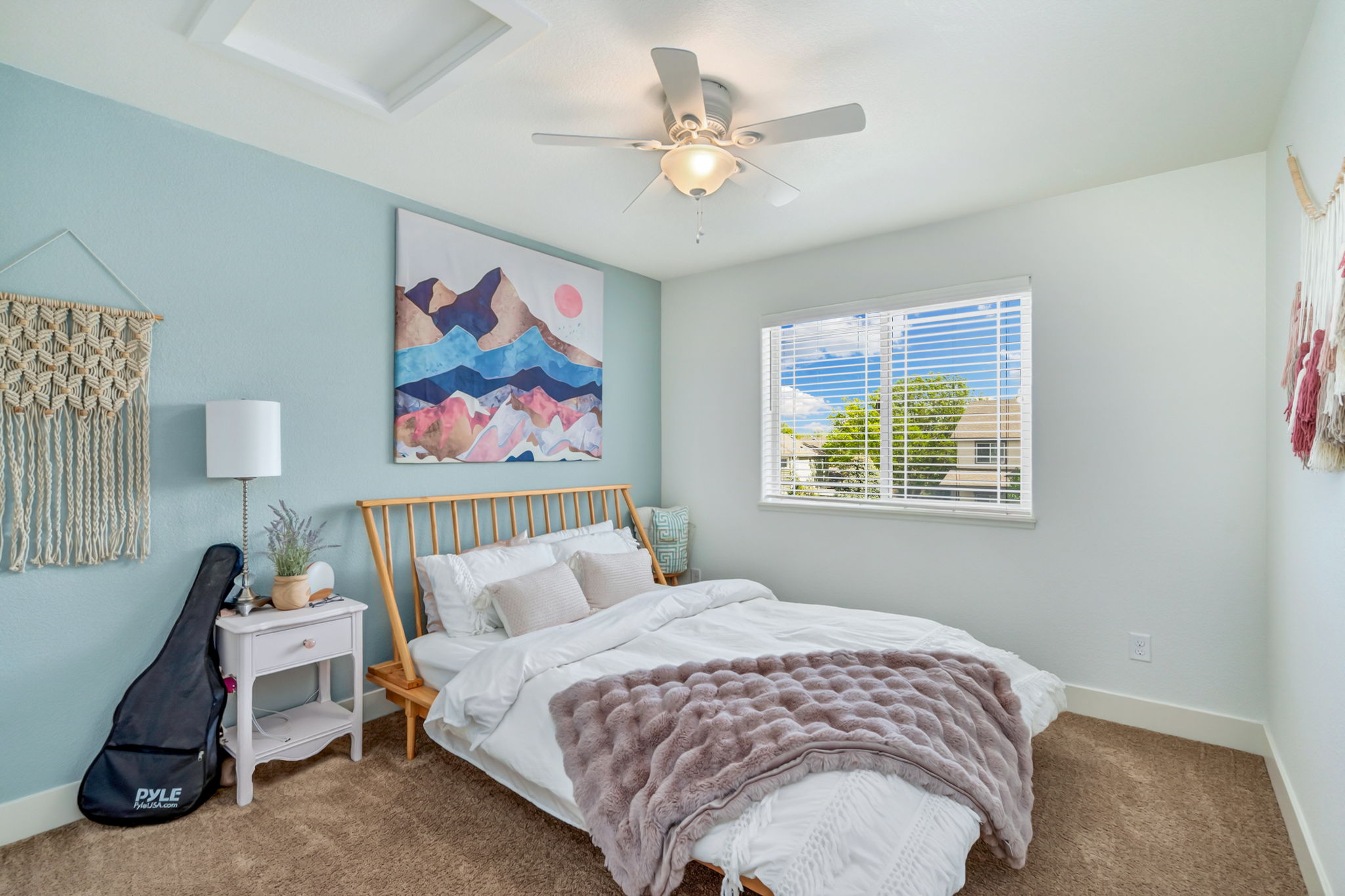  Great 2 Story With Main Floor Master Located Between Raindance and Pelican Lakes - 物件實景
