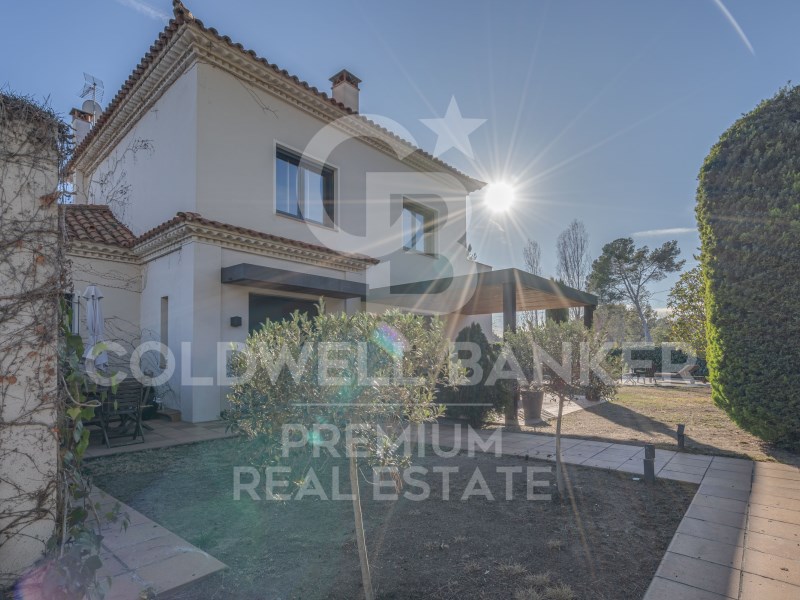Barcelona, Cerdanyola del Vall?s, Bellaterra Barce, Cerdanyola del Vallès, Catalonia, ES, 3 Bedrooms Bedrooms, ,4 BathroomsBathrooms,Residential,For Sale,Barcelona, Cerdanyola del Vall?s, Bellaterra Barce,1612402