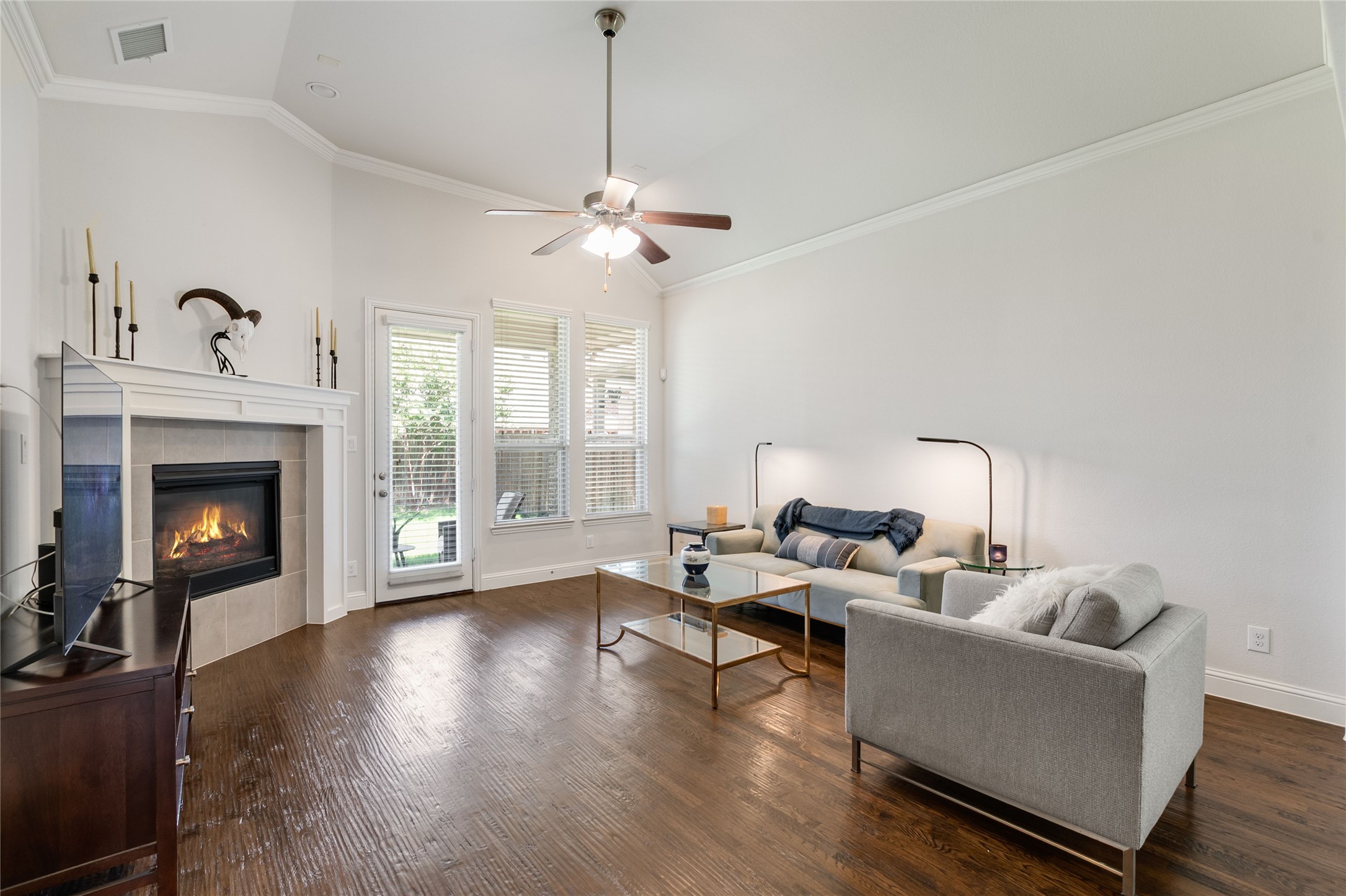Carrollton, Texas, 75010, United States, 3 Bedrooms Bedrooms, ,2 BathroomsBathrooms,Residential,For Sale,1901690