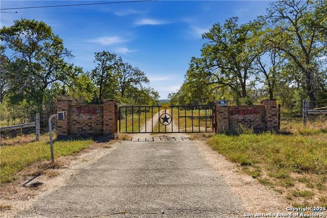 Kingsbury, Texas, 78638, United States, ,3 BathroomsBathrooms,Residential,For Sale,2005147