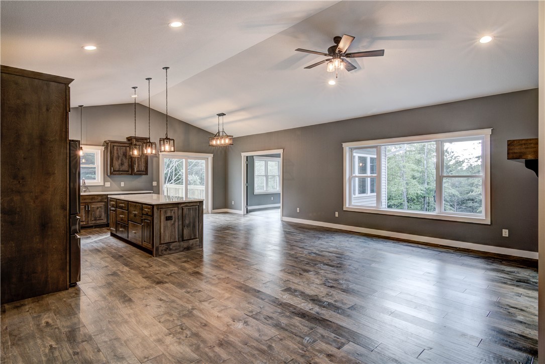 Eau Claire, Wisconsin, 54701, United States, 3 Bedrooms Bedrooms, ,2 BathroomsBathrooms,Residential,For Sale,1915166
