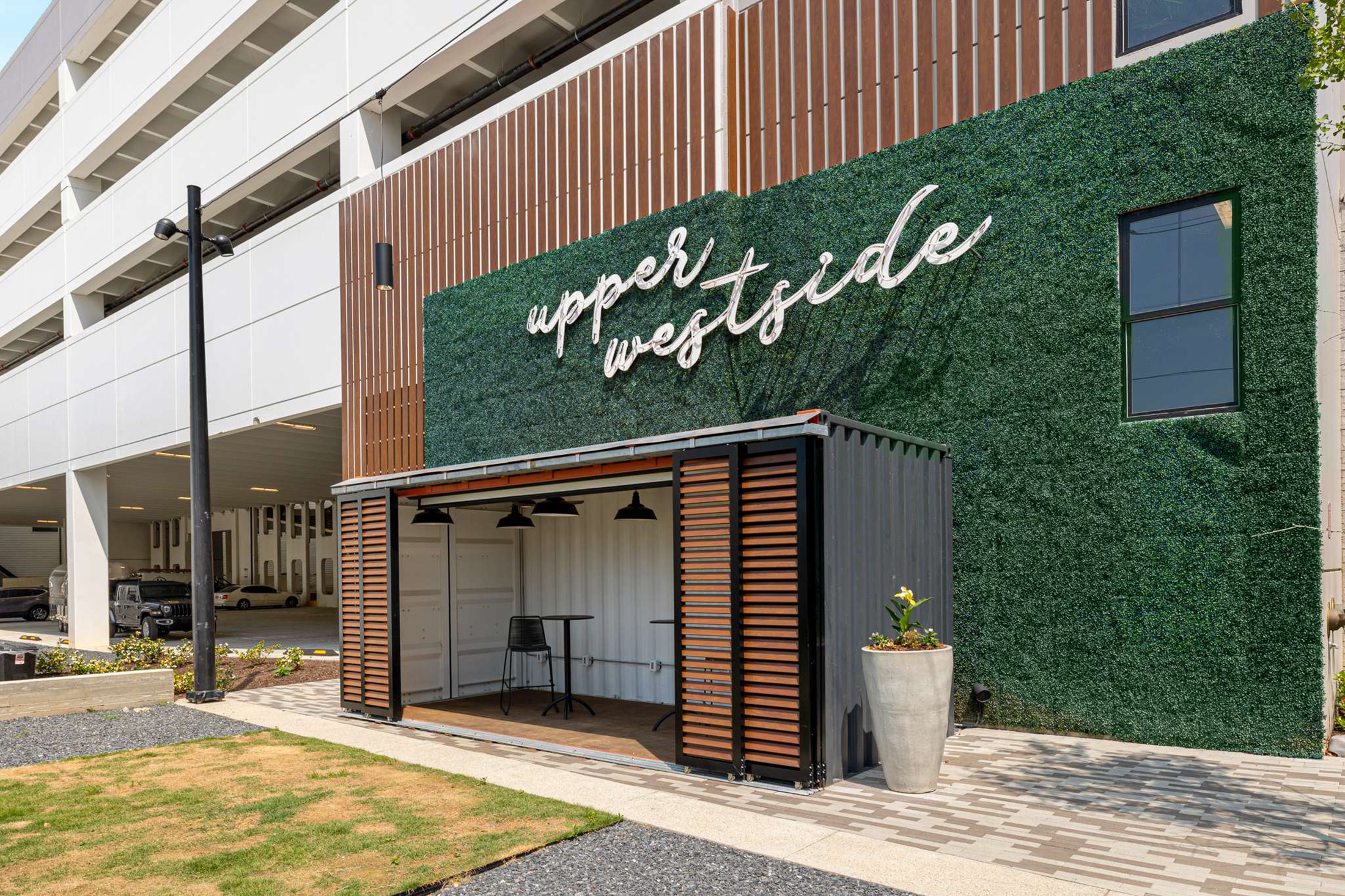  Beautifully Renovated Townhome in the Gated Liberty Park Community - 物件實景