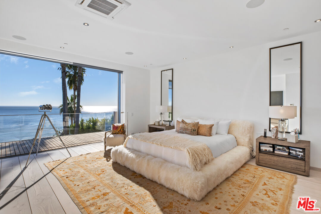 Malibu, California, 90265, United States, 3 Bedrooms Bedrooms, ,4 BathroomsBathrooms,Residential,For Sale,1746173