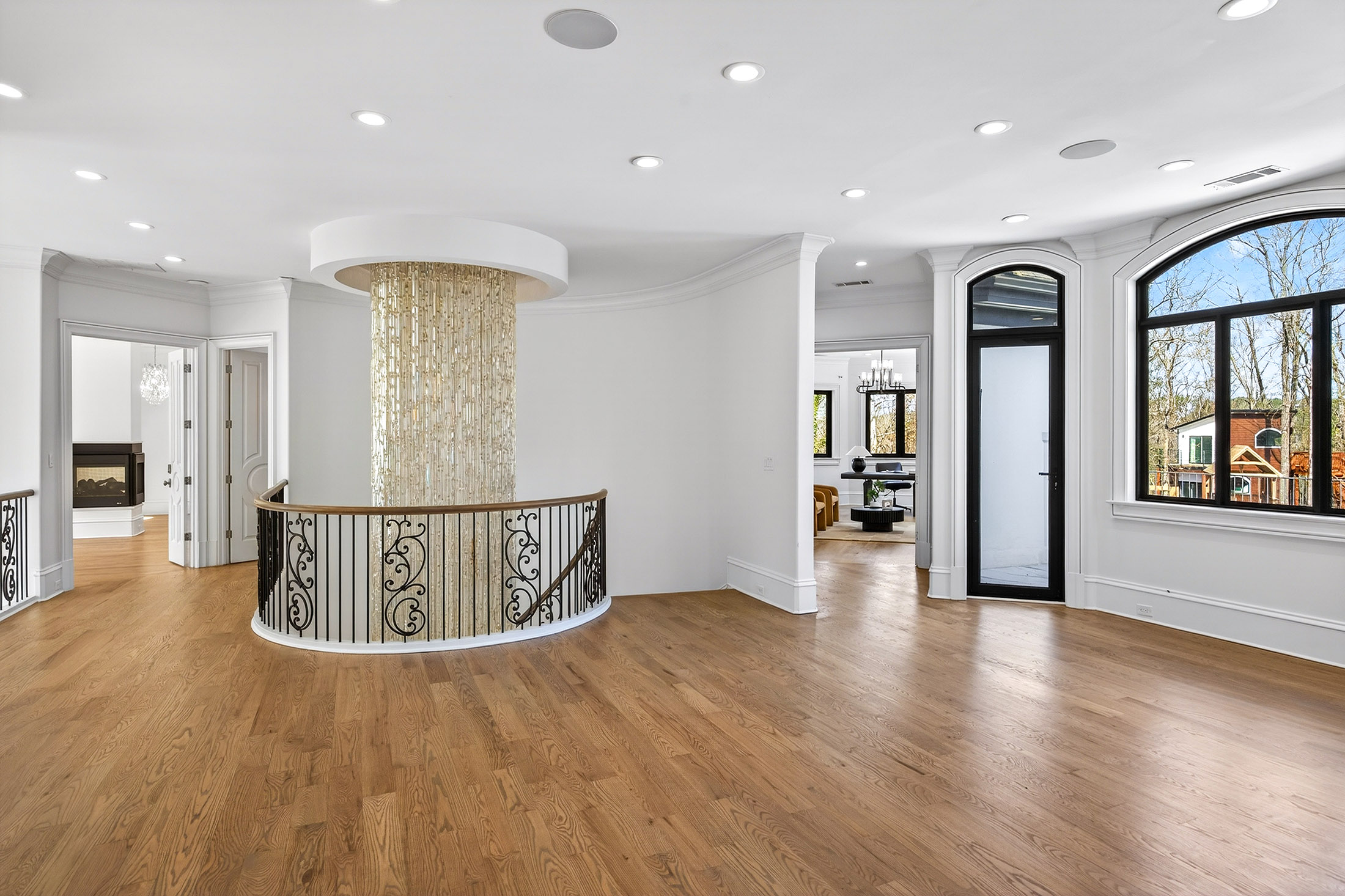  Exceptional Gated Estate with Resort-caliber Grounds - 物件實景