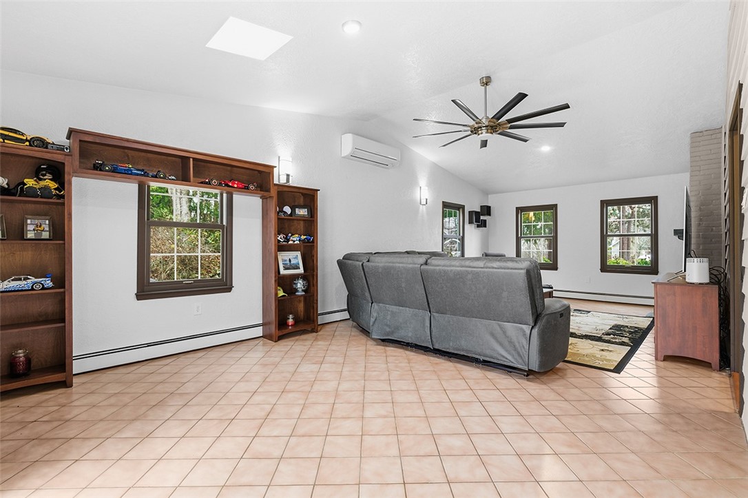 Robinson Twp, Pennsylvania, 15108, United States, 4 Bedrooms Bedrooms, ,5 BathroomsBathrooms,Residential,For Sale,1997080