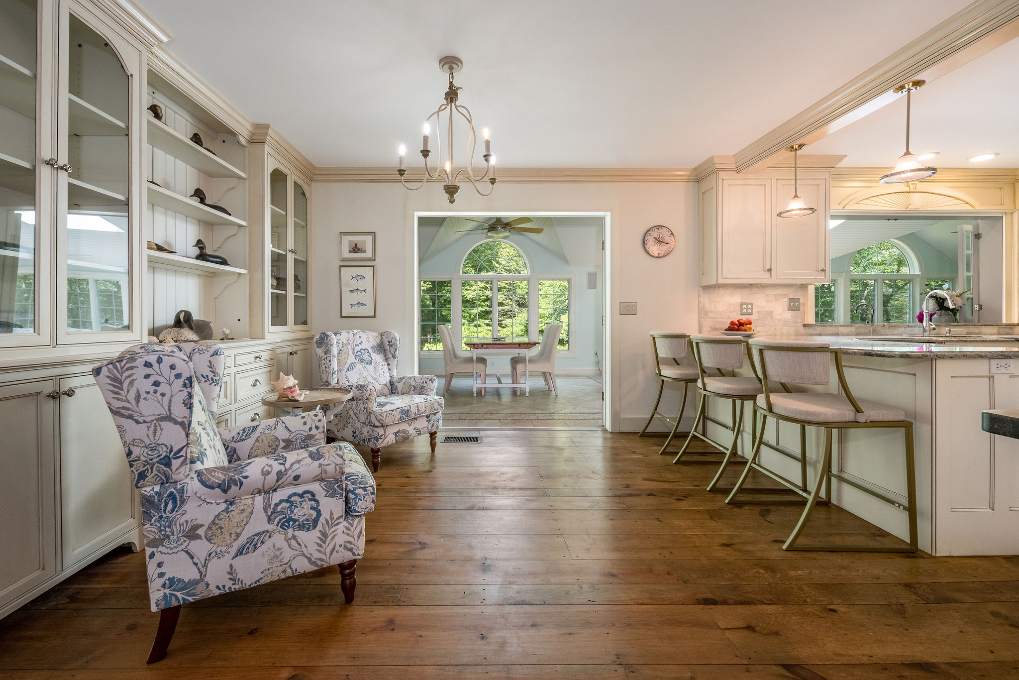  Experience shoreline luxury in this exceptional Colonial home - 物件實景