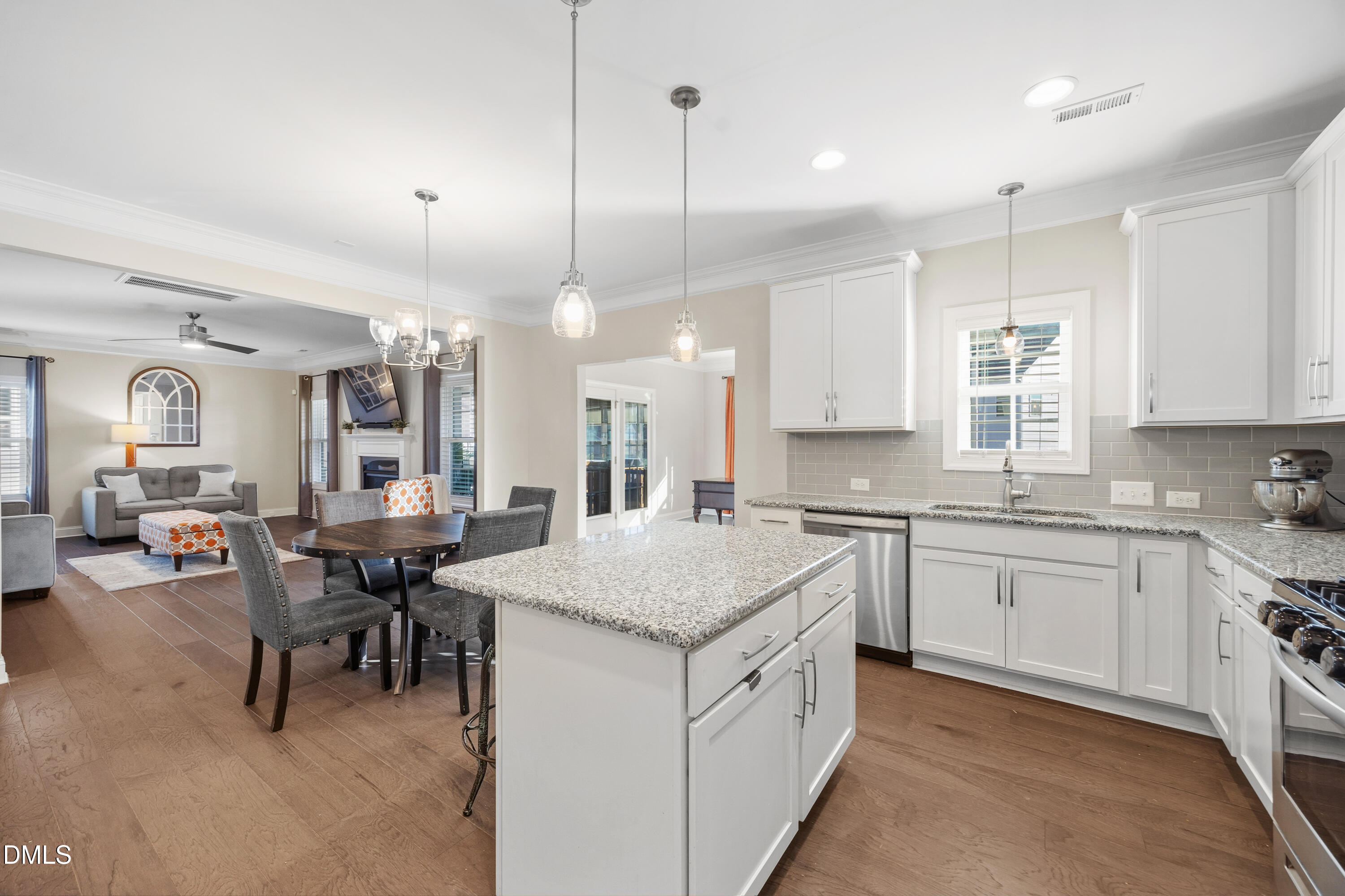 Fuquay Varina, North Carolina, 27526, United States, 5 Bedrooms Bedrooms, ,4 BathroomsBathrooms,Residential,For Sale,1990818