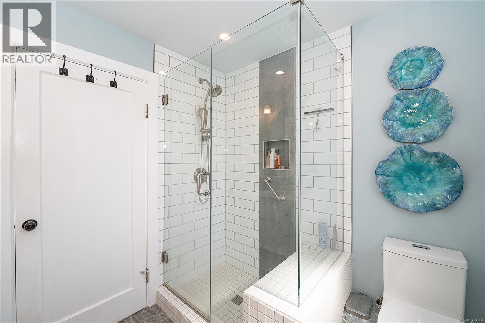 SAANICH, British Columbia, V8Z 3T7, CA, 2 Bedrooms Bedrooms, ,2 BathroomsBathrooms,Residential,For Sale,1948861