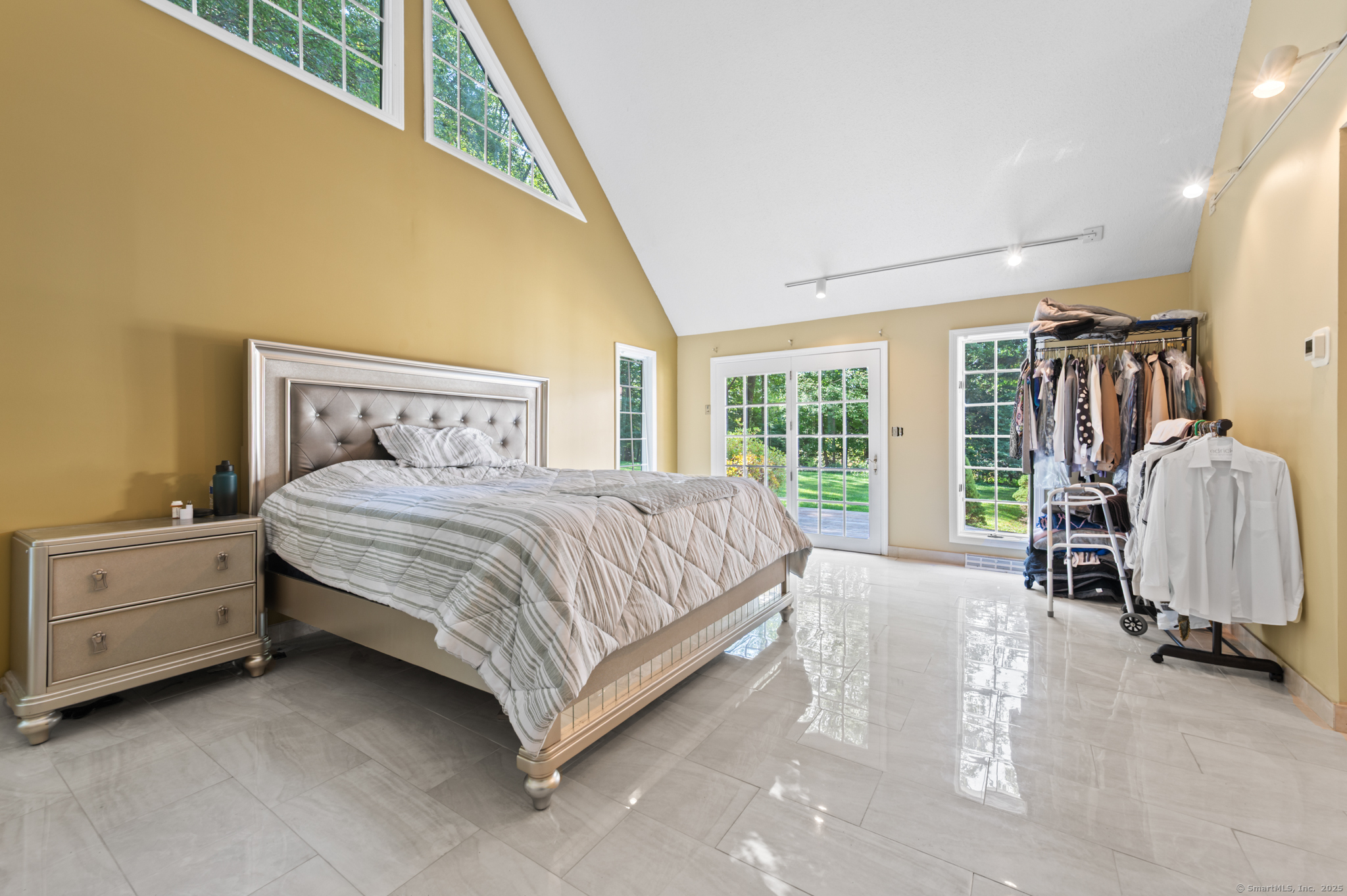 Avon, Connecticut, 06001, United States, 5 Bedrooms Bedrooms, ,5 BathroomsBathrooms,Residential,For Sale,1942317