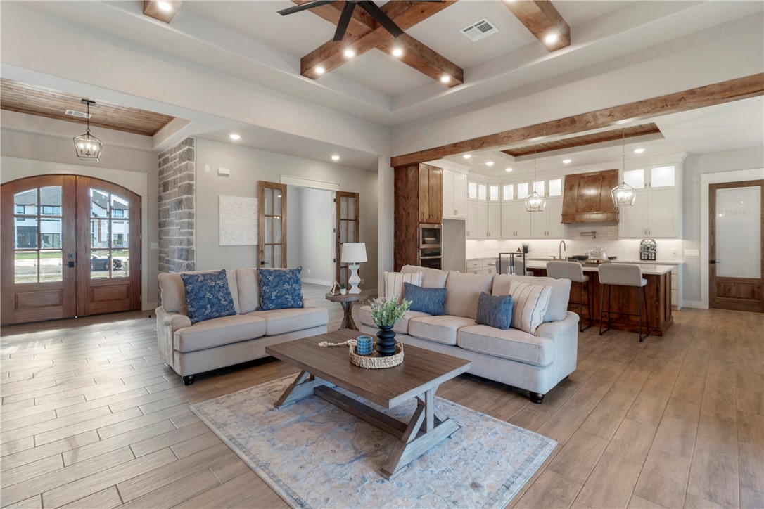 Bryan, Texas, 77808, United States, 4 Bedrooms Bedrooms, ,4 BathroomsBathrooms,Residential,For Sale,1982862