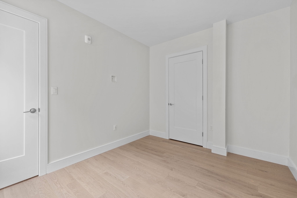 Boston, Massachusetts, 02128, United States, 2 Bedrooms Bedrooms, ,2 BathroomsBathrooms,Residential,For Sale,1942738