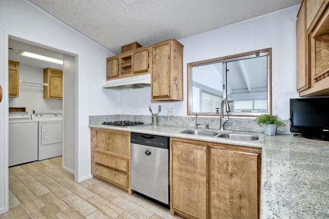 Vista, California, 92081, United States, 3 Bedrooms Bedrooms, ,2 BathroomsBathrooms,Residential,For Sale,1982360