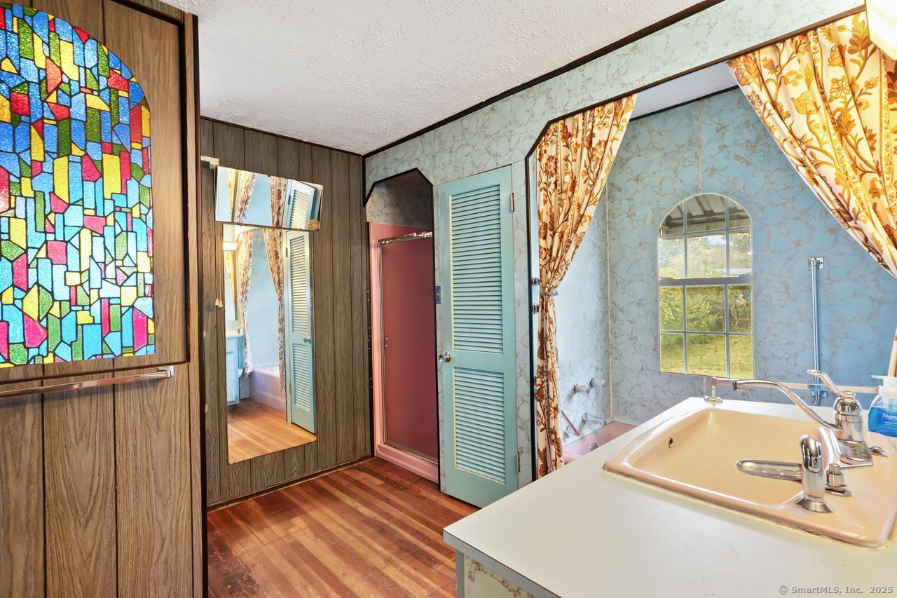 Stratford, Connecticut, 06615, United States, 3 Bedrooms Bedrooms, ,1 BathroomBathrooms,Residential,For Sale,1965569