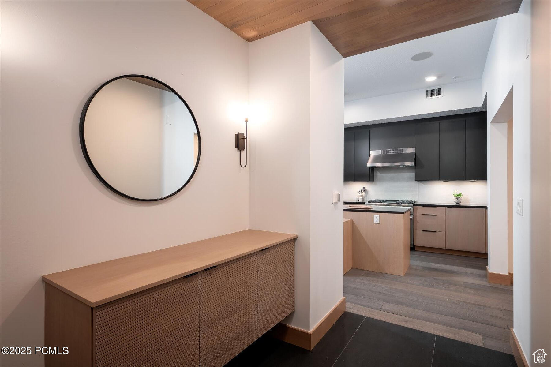 Park City, Utah, 84060, United States, 2 Bedrooms Bedrooms, ,2 BathroomsBathrooms,Residential,For Sale,1989622