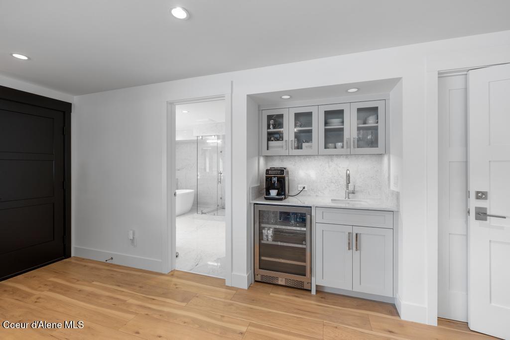 Hayden Lake, Idaho, 83835, United States, 4 Bedrooms Bedrooms, ,4 BathroomsBathrooms,Residential,For Sale,1983498