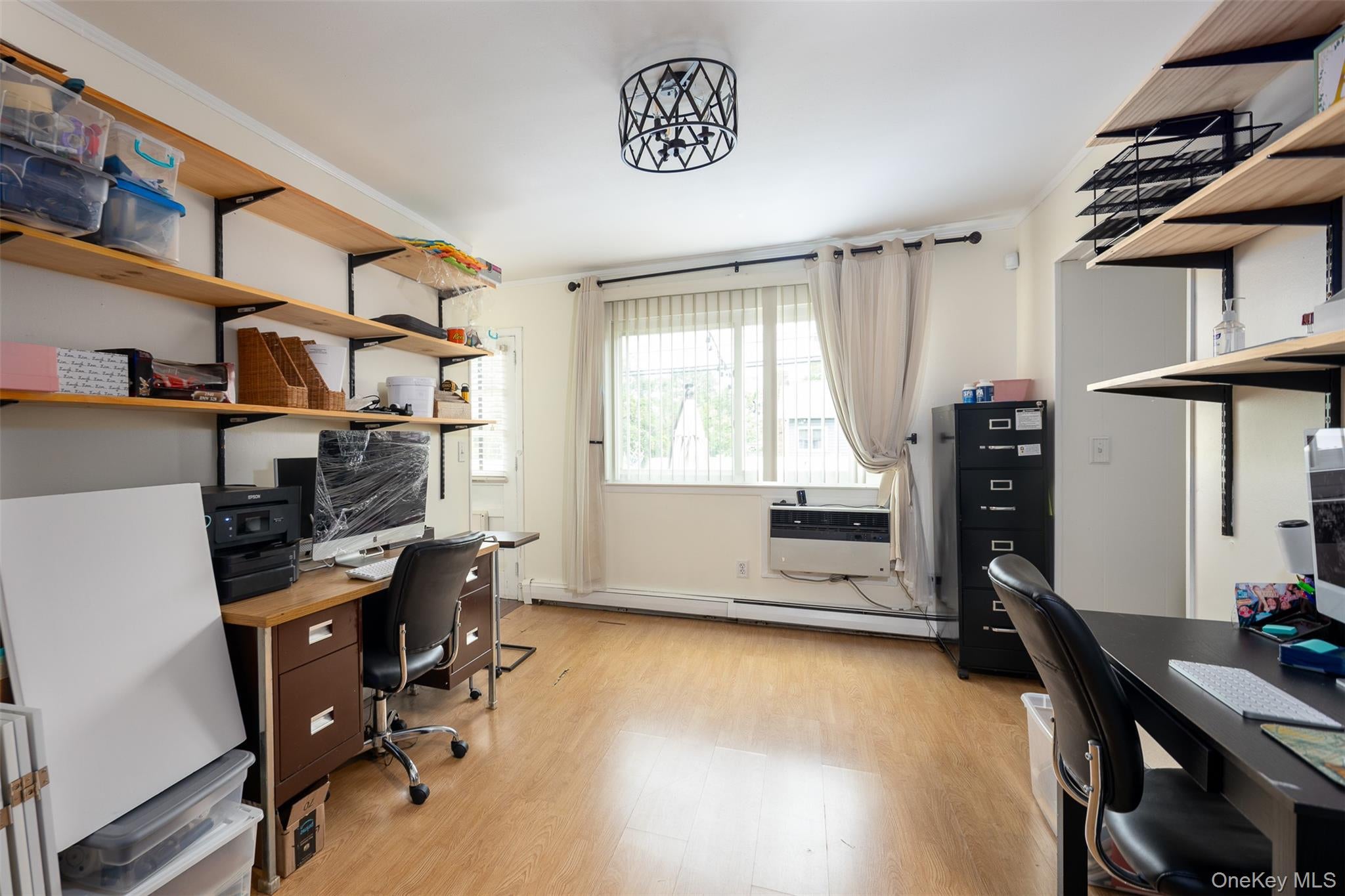 Port Jefferson Station, New York, 11776, United States, 3 Bedrooms Bedrooms, ,2 BathroomsBathrooms,Residential,For Sale,1938737