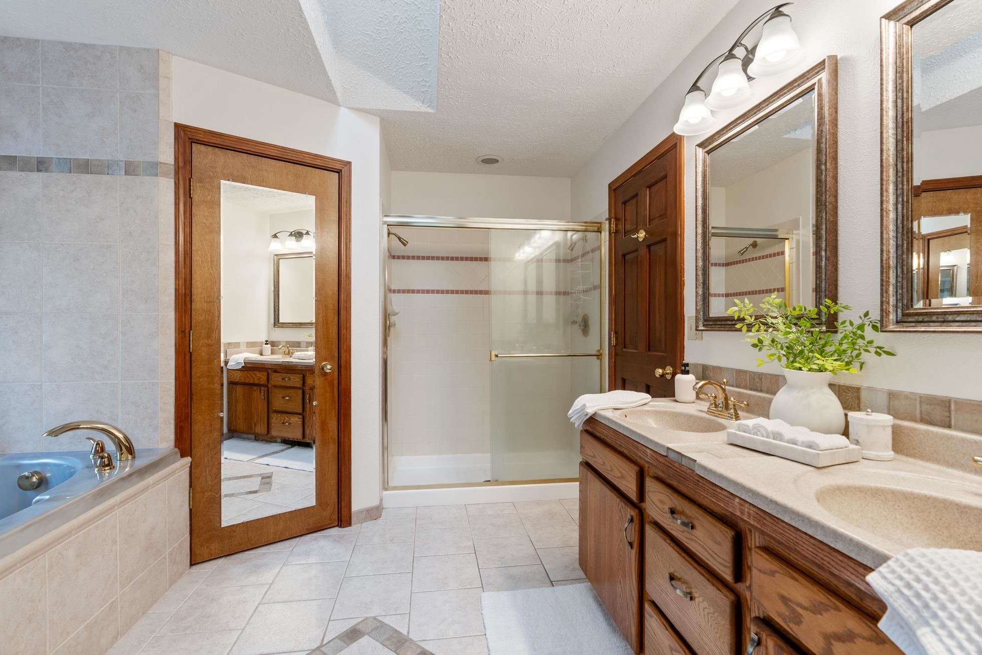 Spokane Valley, Washington, 99212, United States, 3 Bedrooms Bedrooms, ,3 BathroomsBathrooms,Residential,For Sale,1920906