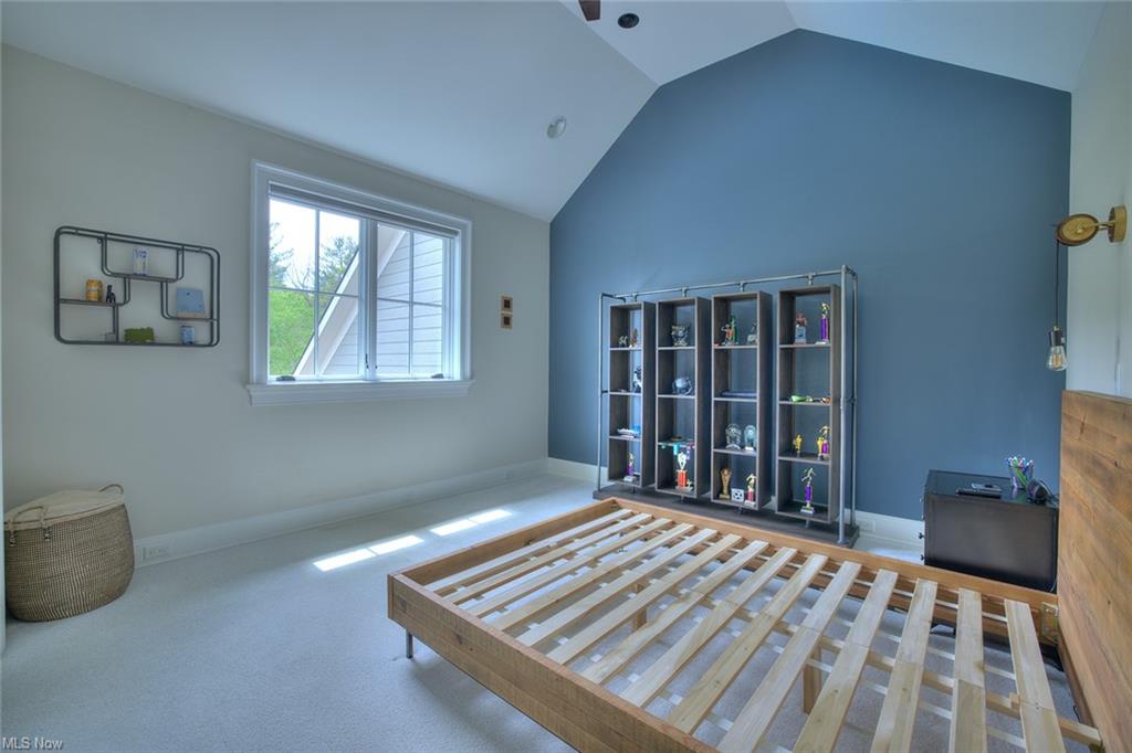 Williamstown, West Virginia, 26187, United States, 5 Bedrooms Bedrooms, ,8 BathroomsBathrooms,Residential,For Sale,1980118