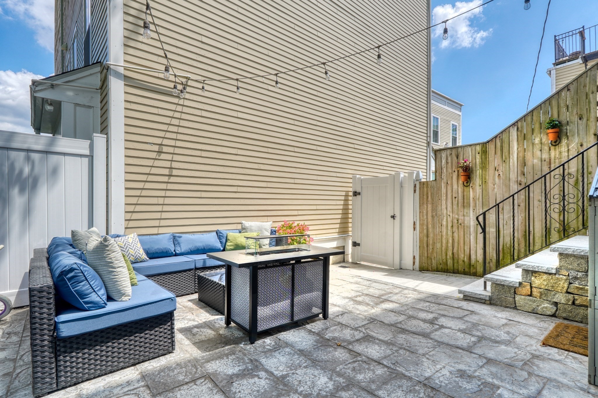 Boston, Massachusetts, 02129, United States, 2 Bedrooms Bedrooms, ,2 BathroomsBathrooms,Residential,For Sale,1895002