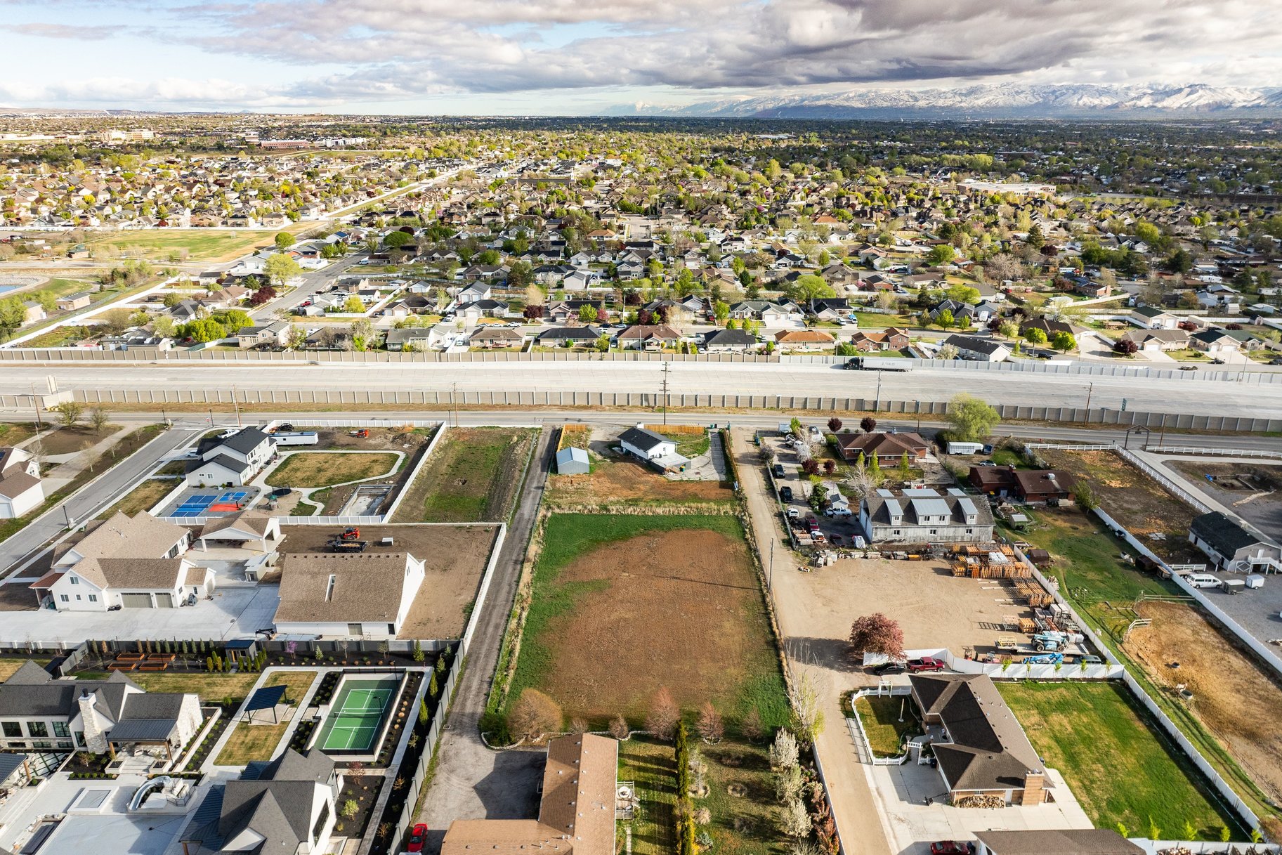  Endless Possibilities on Nearly 1.5 Acres in Bluffdale - 物件實景