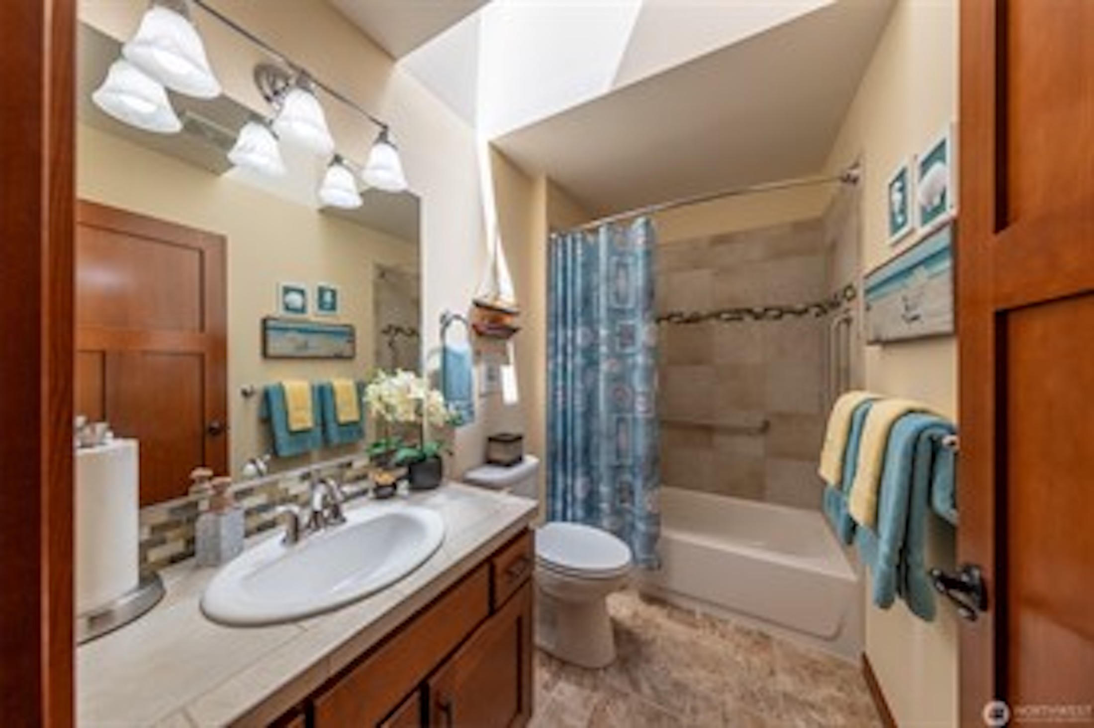  Your new beautiful Brownstone Home - 物件實景