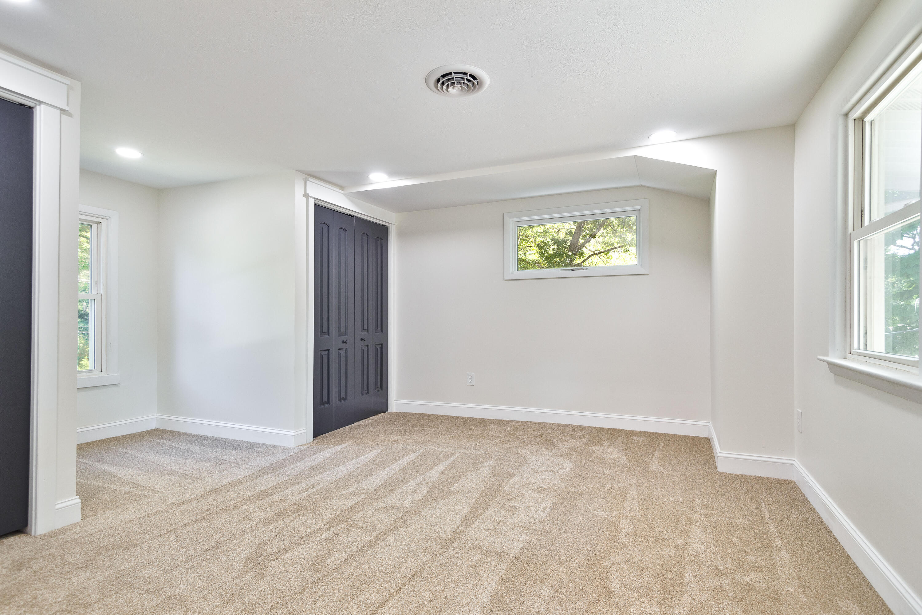 Crown Point, Indiana, 46307, United States, 5 Bedrooms Bedrooms, ,3 BathroomsBathrooms,Residential,For Sale,1946905