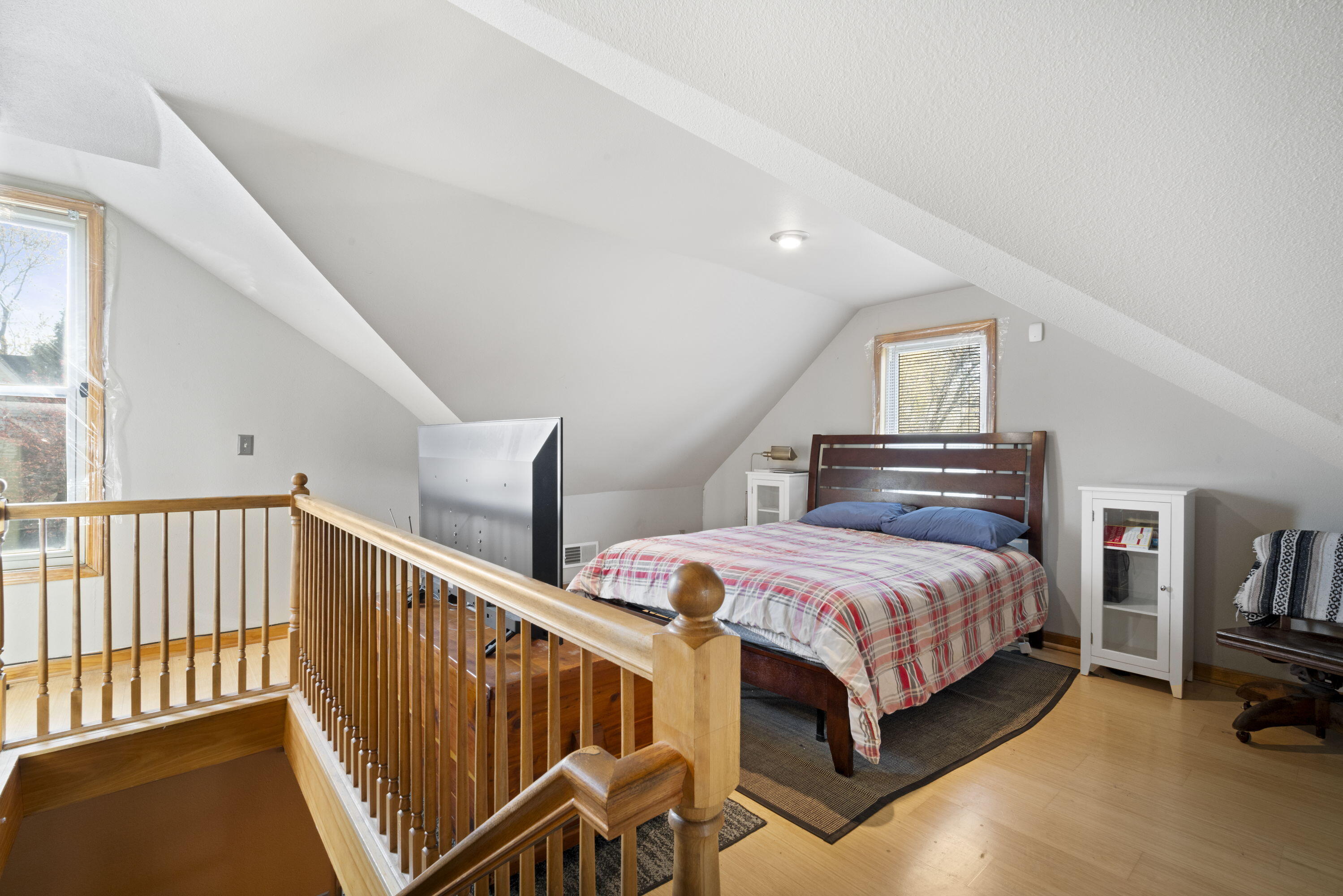 Milwaukee, Wisconsin, 53202, United States, 3 Bedrooms Bedrooms, ,3 BathroomsBathrooms,Residential,For Sale,1982792