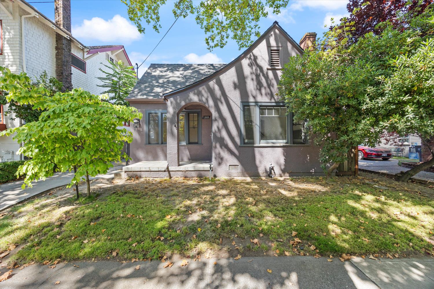 Sacramento, California, 95816, United States, 2 Bedrooms Bedrooms, ,1 BathroomBathrooms,Residential,For Sale,1939561