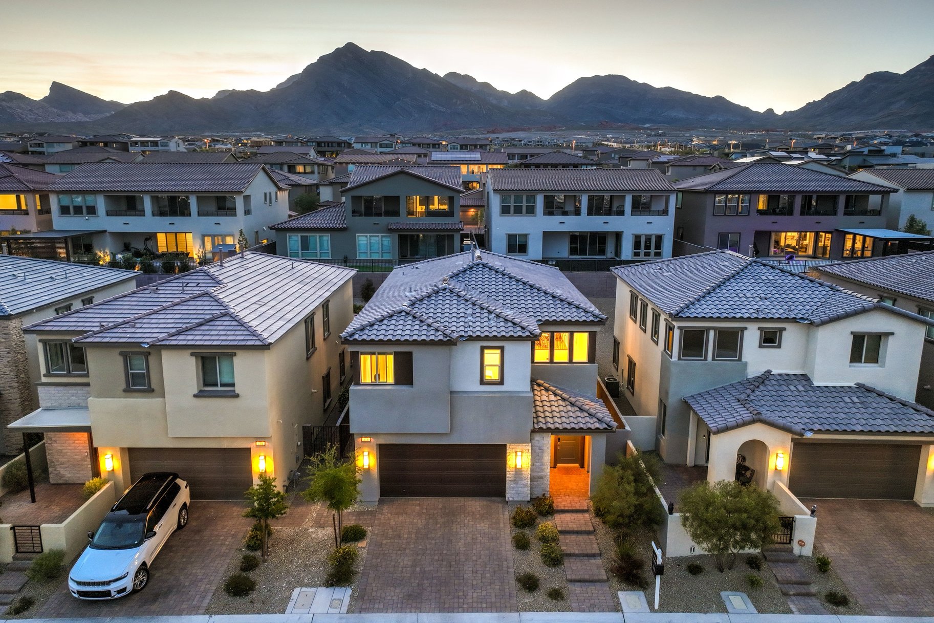  Beautifully Upgraded 2-Story Home in a Gated Community in Summerlin West - 物件實景