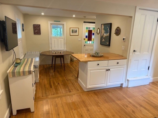 Barnstable, Massachusetts, 02635, United States, 4 Bedrooms Bedrooms, ,1 BathroomBathrooms,Residential,For Sale,1918214