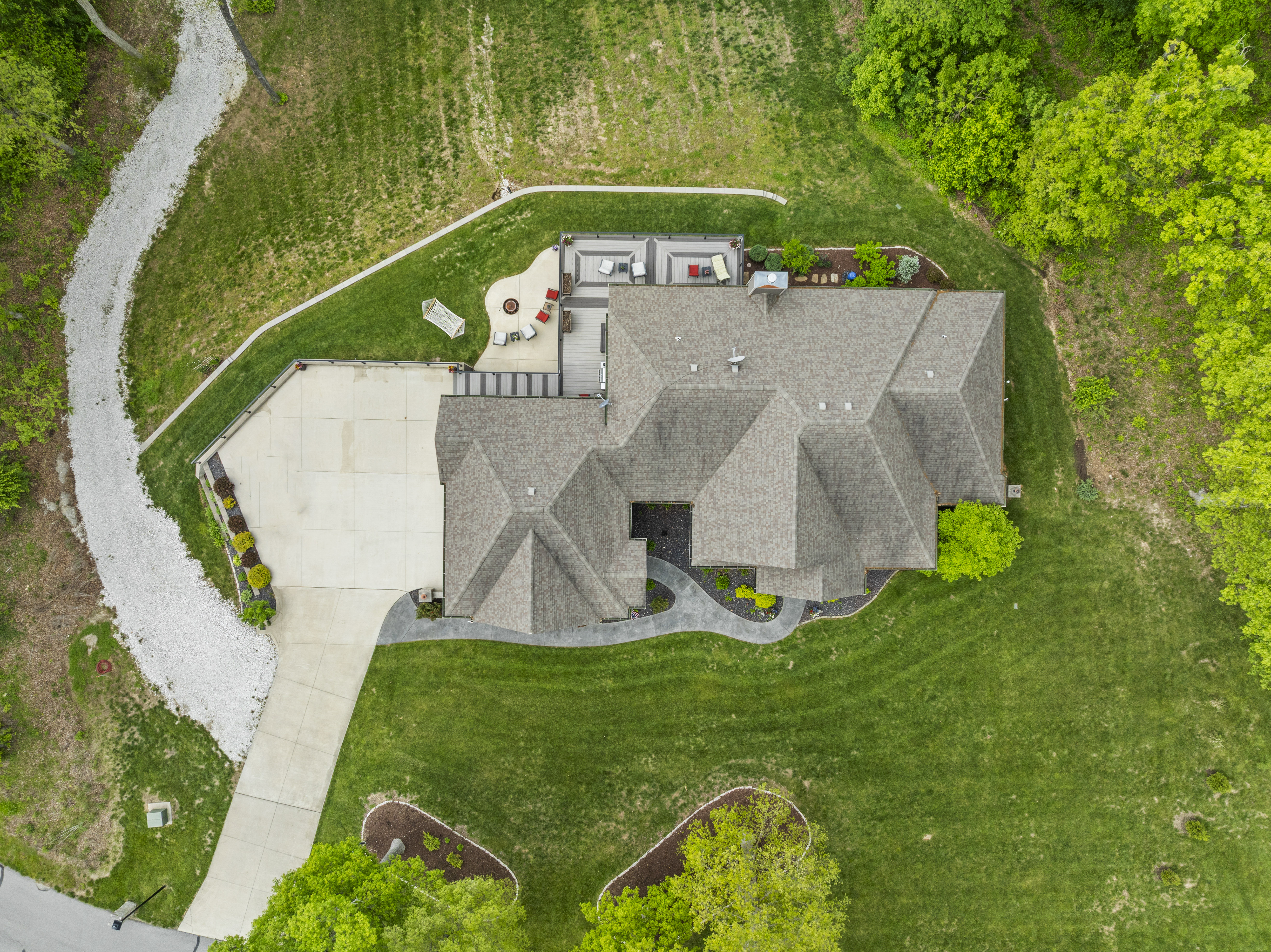  Discover unmatched luxury and versatility in this custom Craftsman-style estate - 物件實景