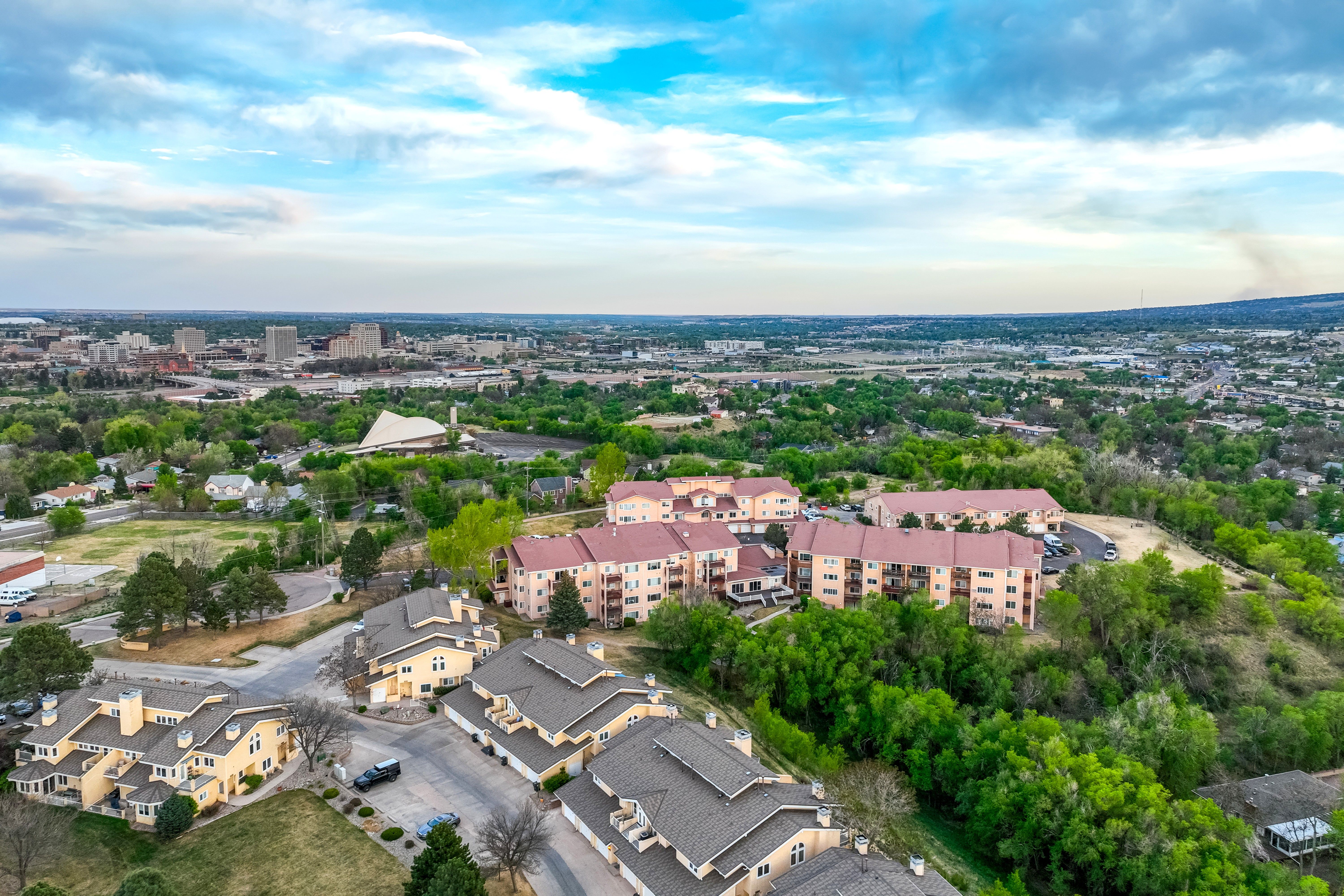  Elevated Westside Style in This Beautifully Refreshed Promontory Point Condo - 物件實景
