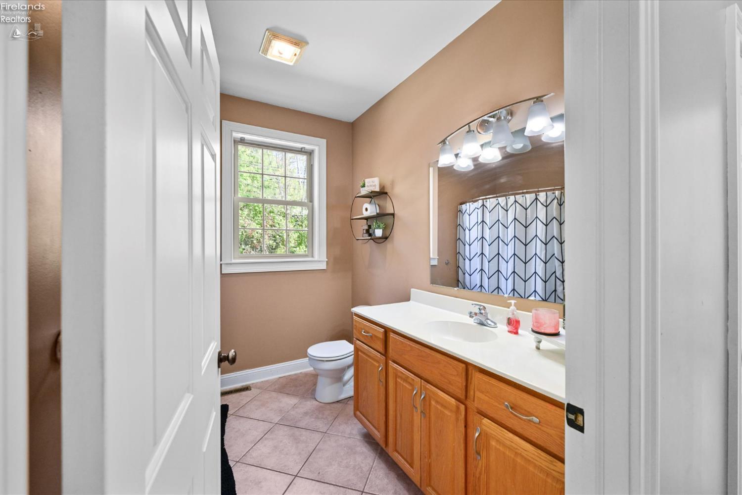 Port Clinton, Ohio, 43452, United States, 3 Bedrooms Bedrooms, ,3 BathroomsBathrooms,Residential,For Sale,1976751