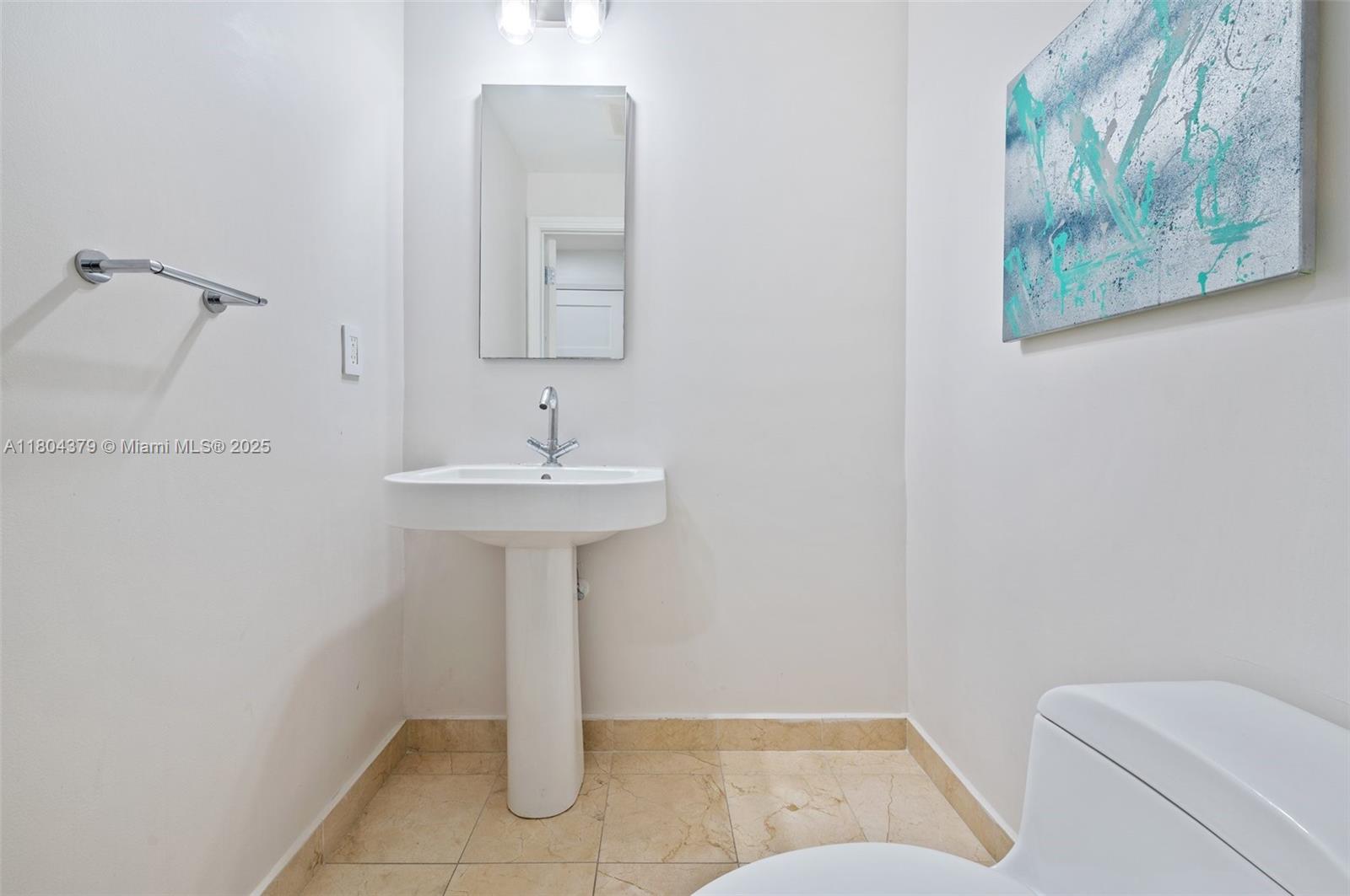 Aventura, Florida, 33180, United States, 2 Bedrooms Bedrooms, ,3 BathroomsBathrooms,Residential,For Sale,1826878