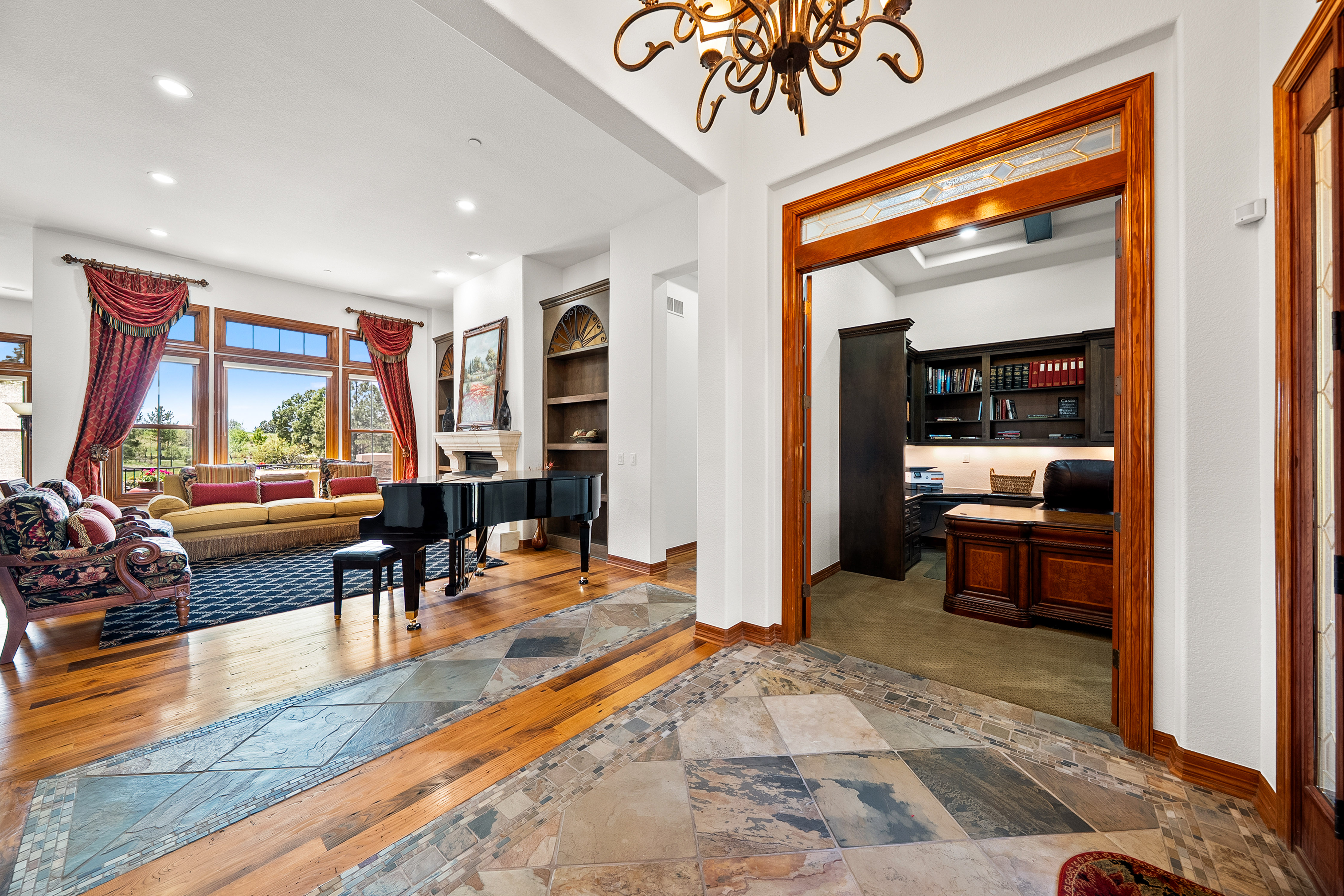  Exceptional ranch-style home in the prestigious gated golf course community - 物件實景
