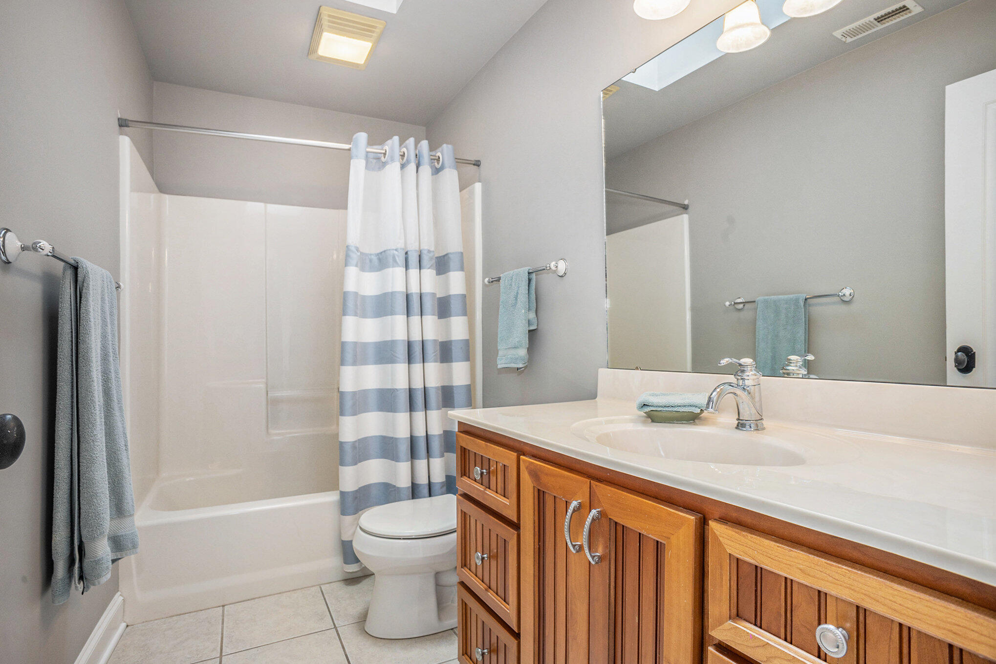 Hobart, Indiana, 46342, United States, 5 Bedrooms Bedrooms, ,5 BathroomsBathrooms,Residential,For Sale,1872844