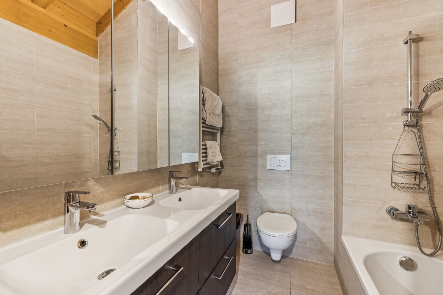  Duplex with breathtaking views—You
