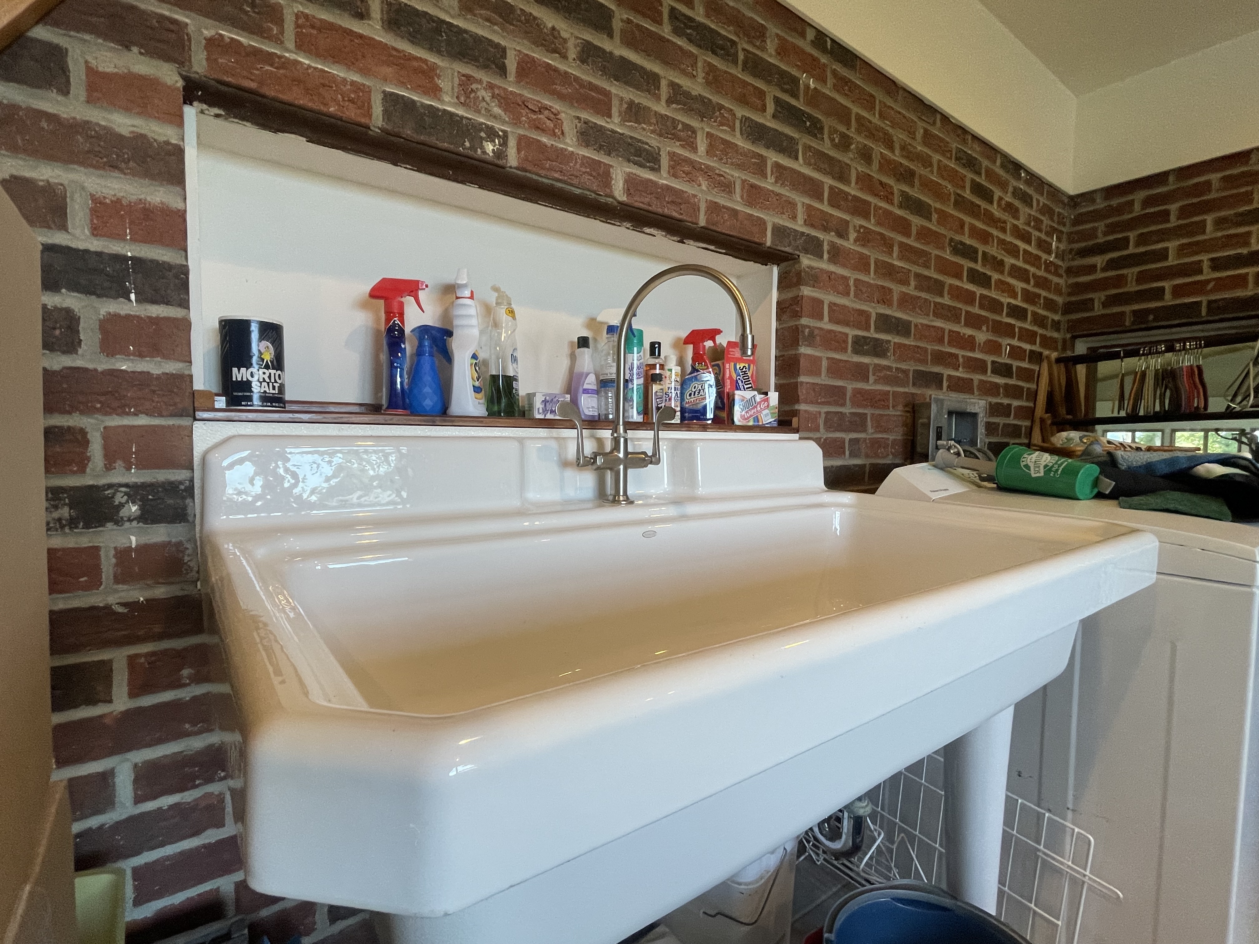 Murphysboro, Illinois, 62966, United States, 5 Bedrooms Bedrooms, ,6 BathroomsBathrooms,Residential,For Sale,1977081