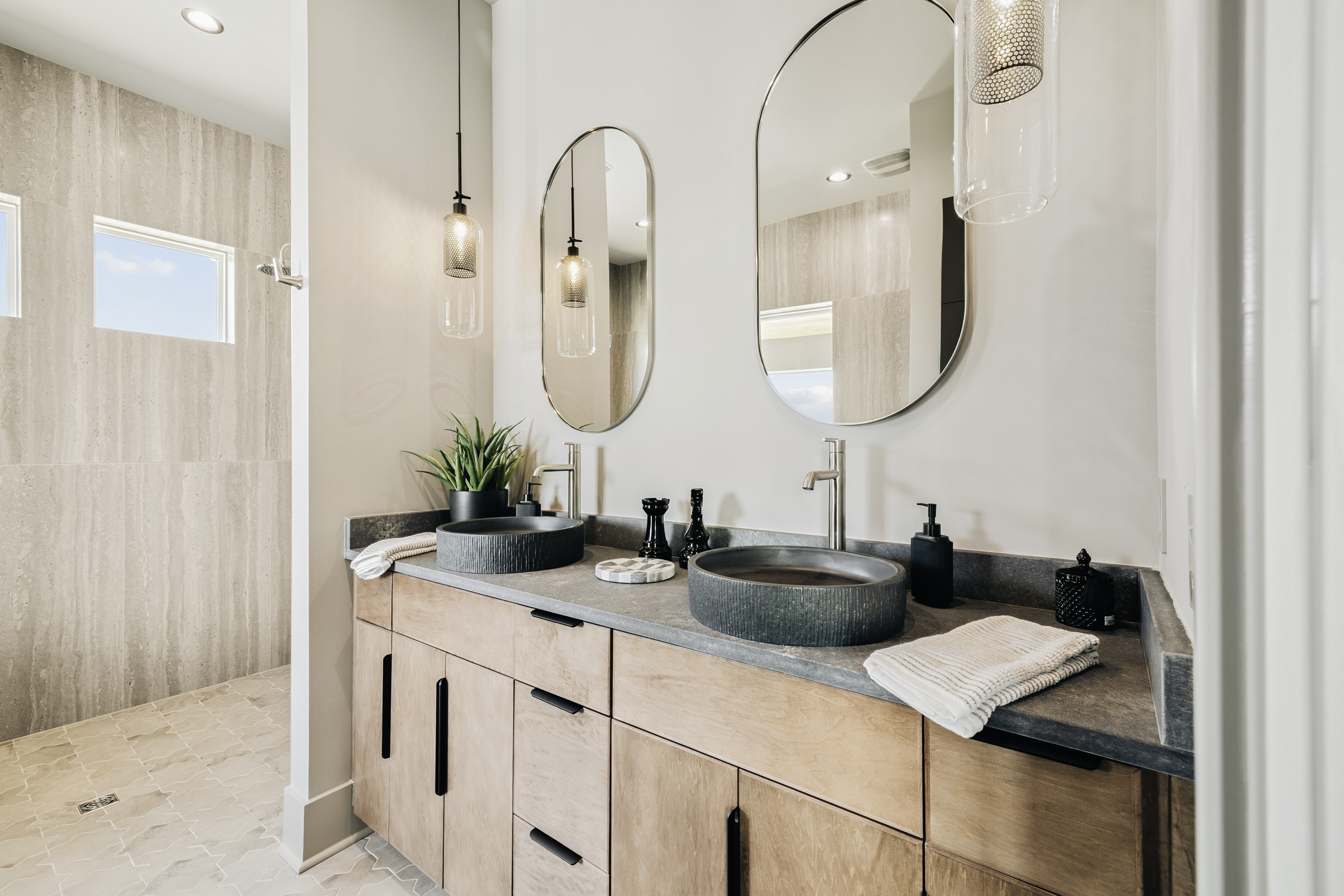  New Construction With Outdoor Oasis A Short Stroll To The Beach - 物件實景