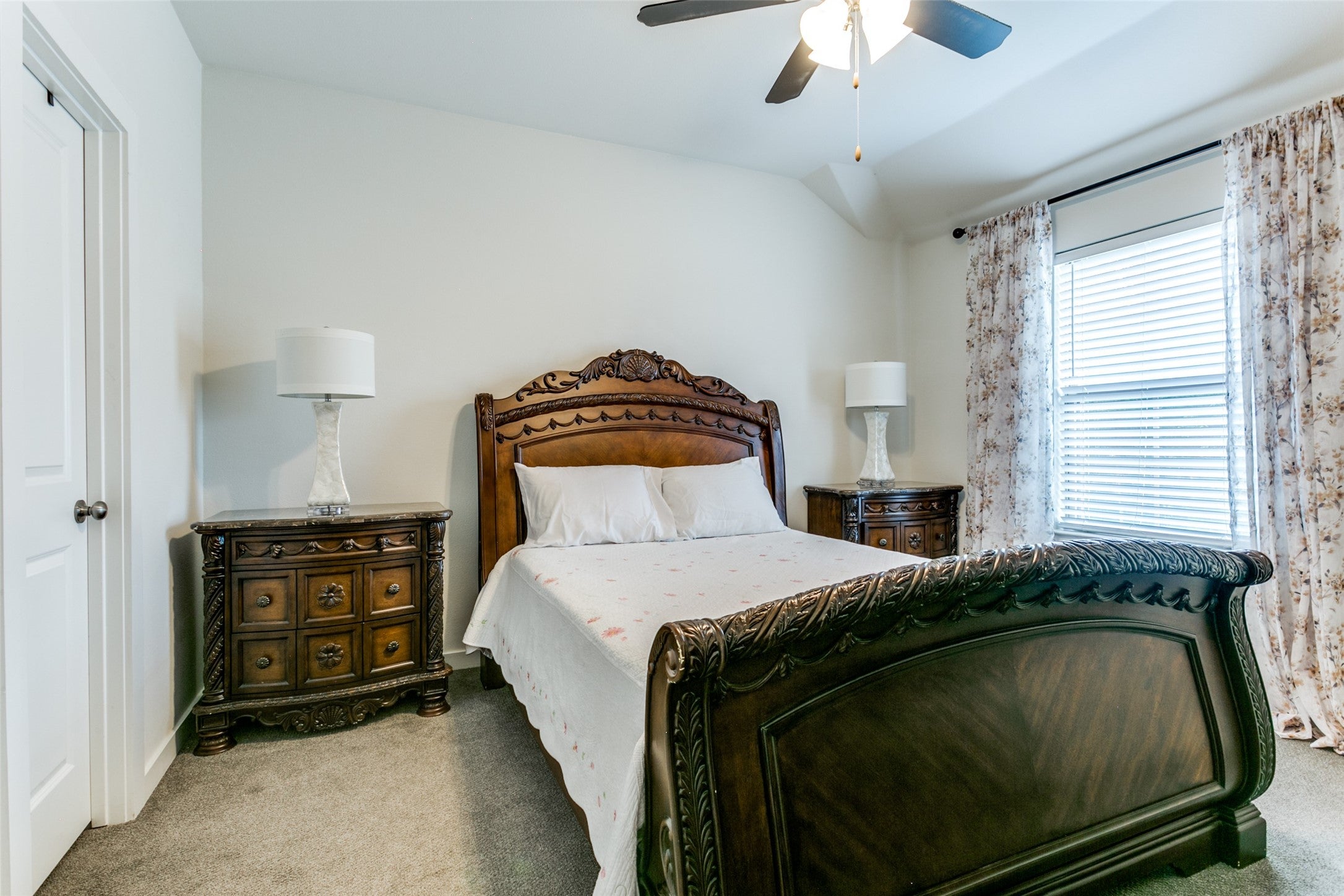 Flower Mound, Texas, 75028, United States, 3 Bedrooms Bedrooms, ,3 BathroomsBathrooms,Residential,For Sale,1990781