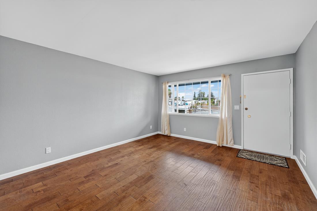 Watsonville, California, 95076, United States, 2 Bedrooms Bedrooms, ,1 BathroomBathrooms,Residential,For Sale,1969209