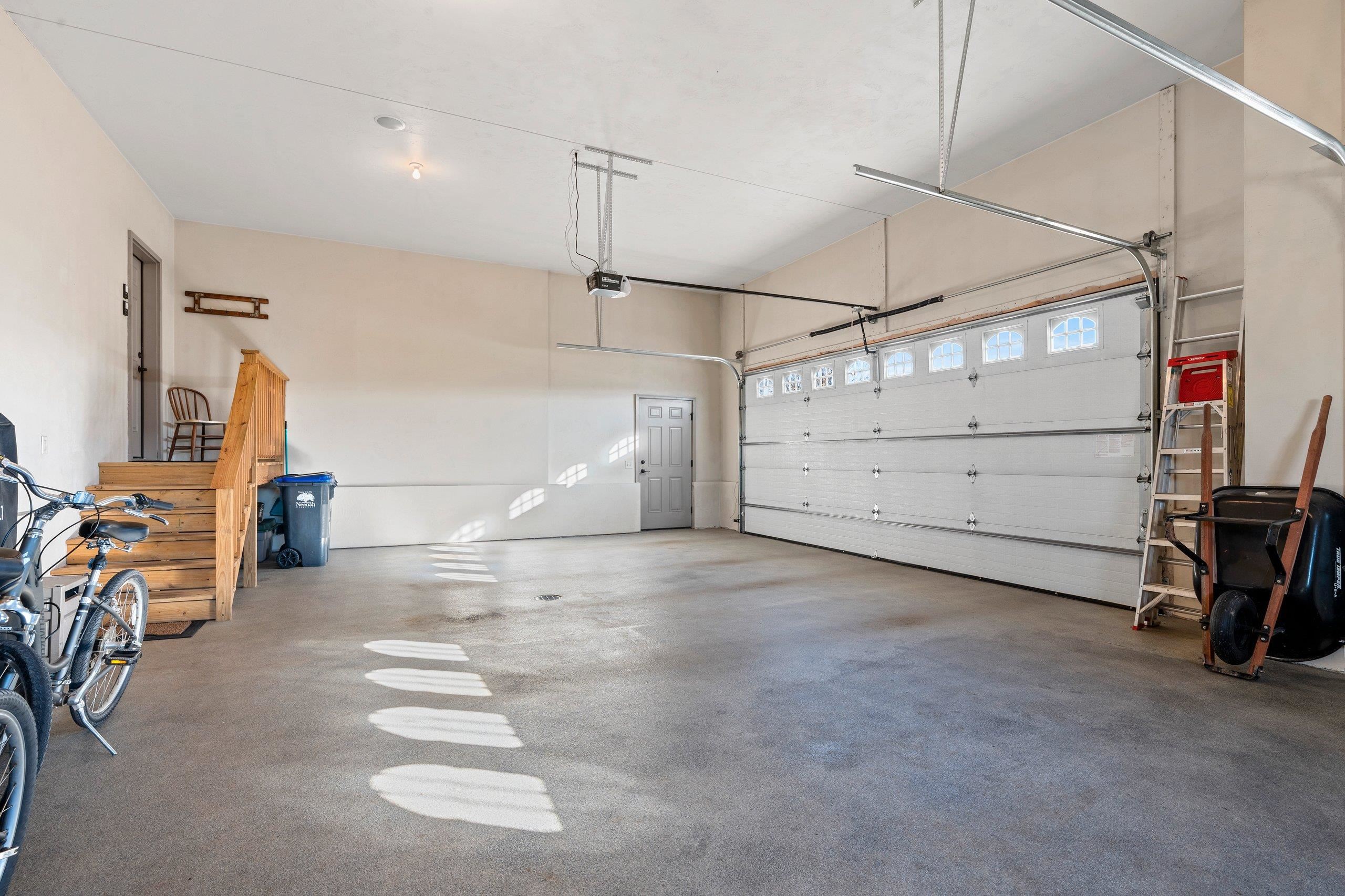 NEENAH, Wisconsin, 54956, United States, 3 Bedrooms Bedrooms, ,3 BathroomsBathrooms,Residential,For Sale,1986561