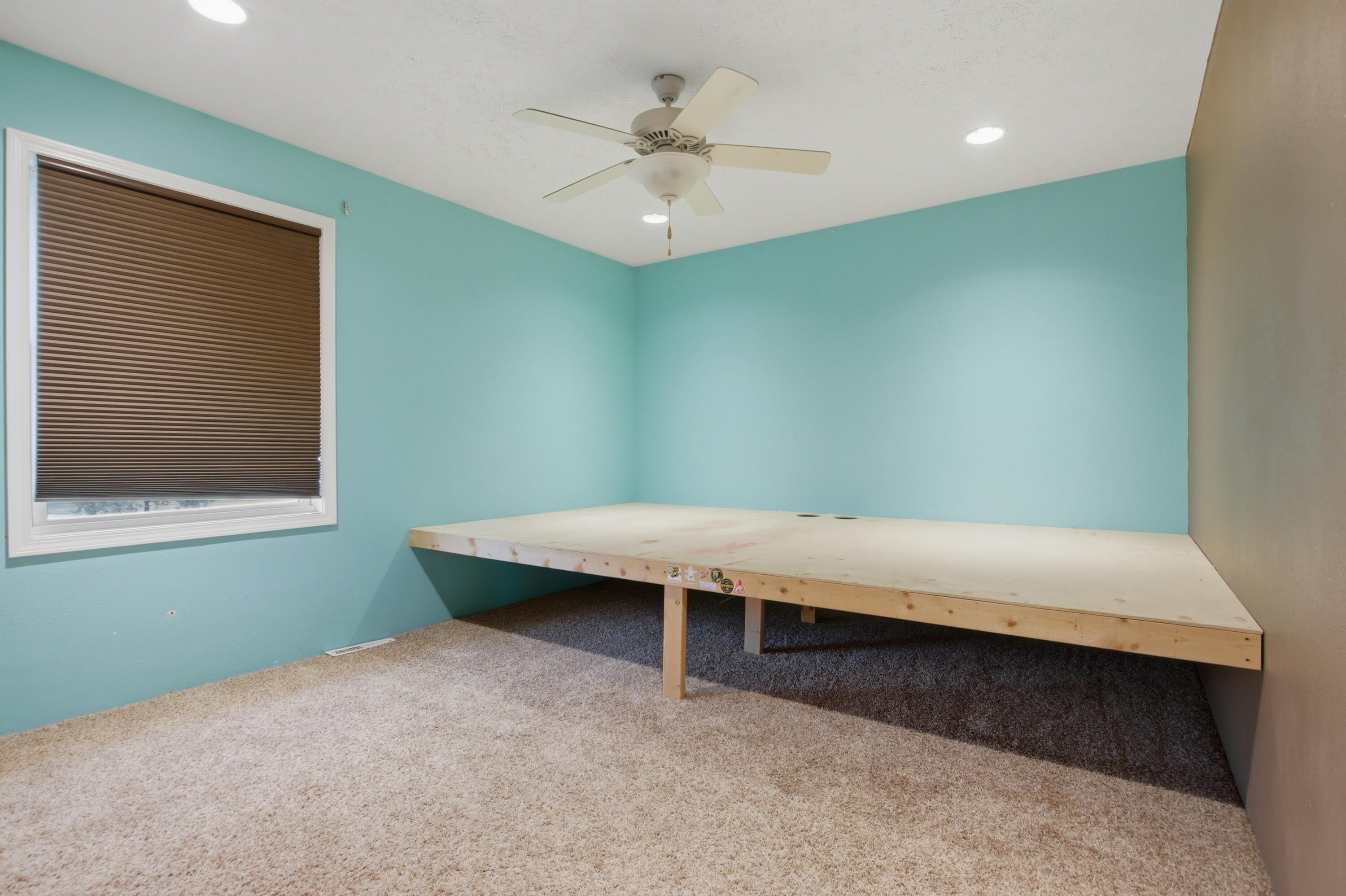 Selby, South Dakota, 57472, United States, 4 Bedrooms Bedrooms, ,Residential,For Sale,2049409