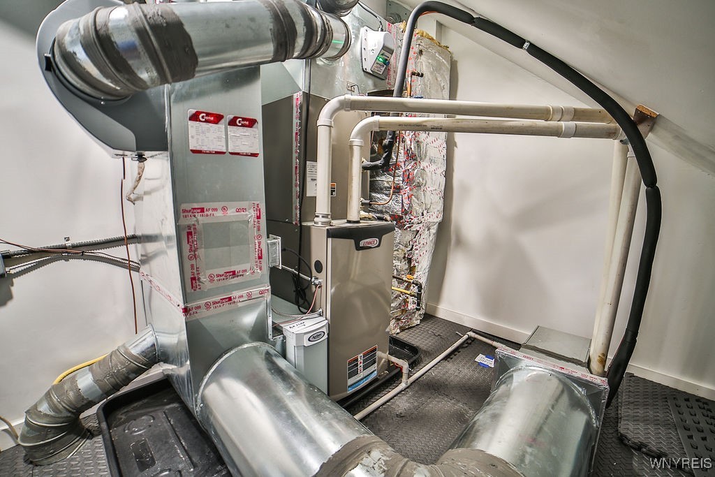 Buffalo, New York, 14202, United States, 3 Bedrooms Bedrooms, ,3 BathroomsBathrooms,Residential,For Sale,1976135