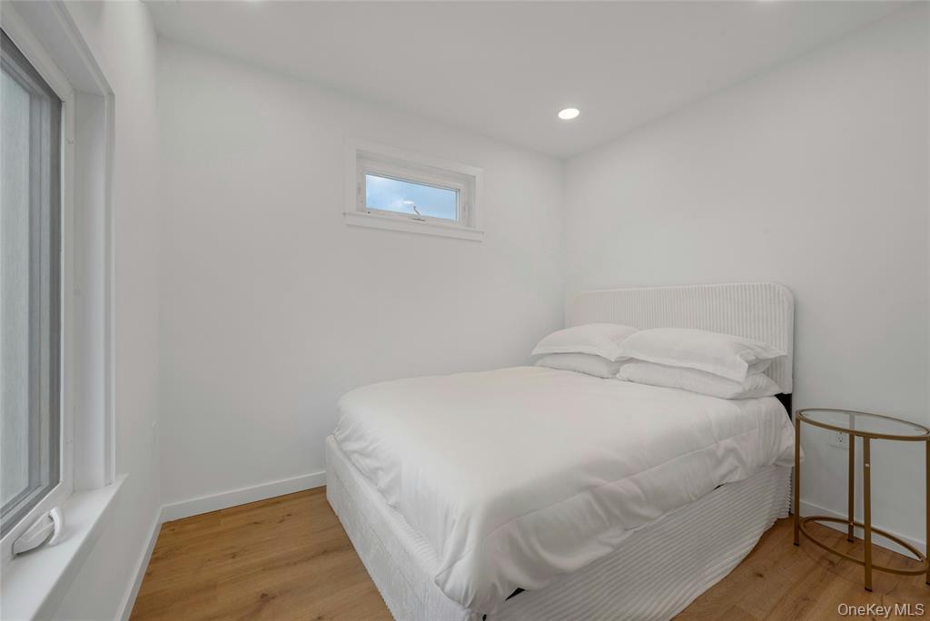 Armonk, New York, 10504, United States, 2 Bedrooms Bedrooms, ,2 BathroomsBathrooms,Residential,For Sale,2001016